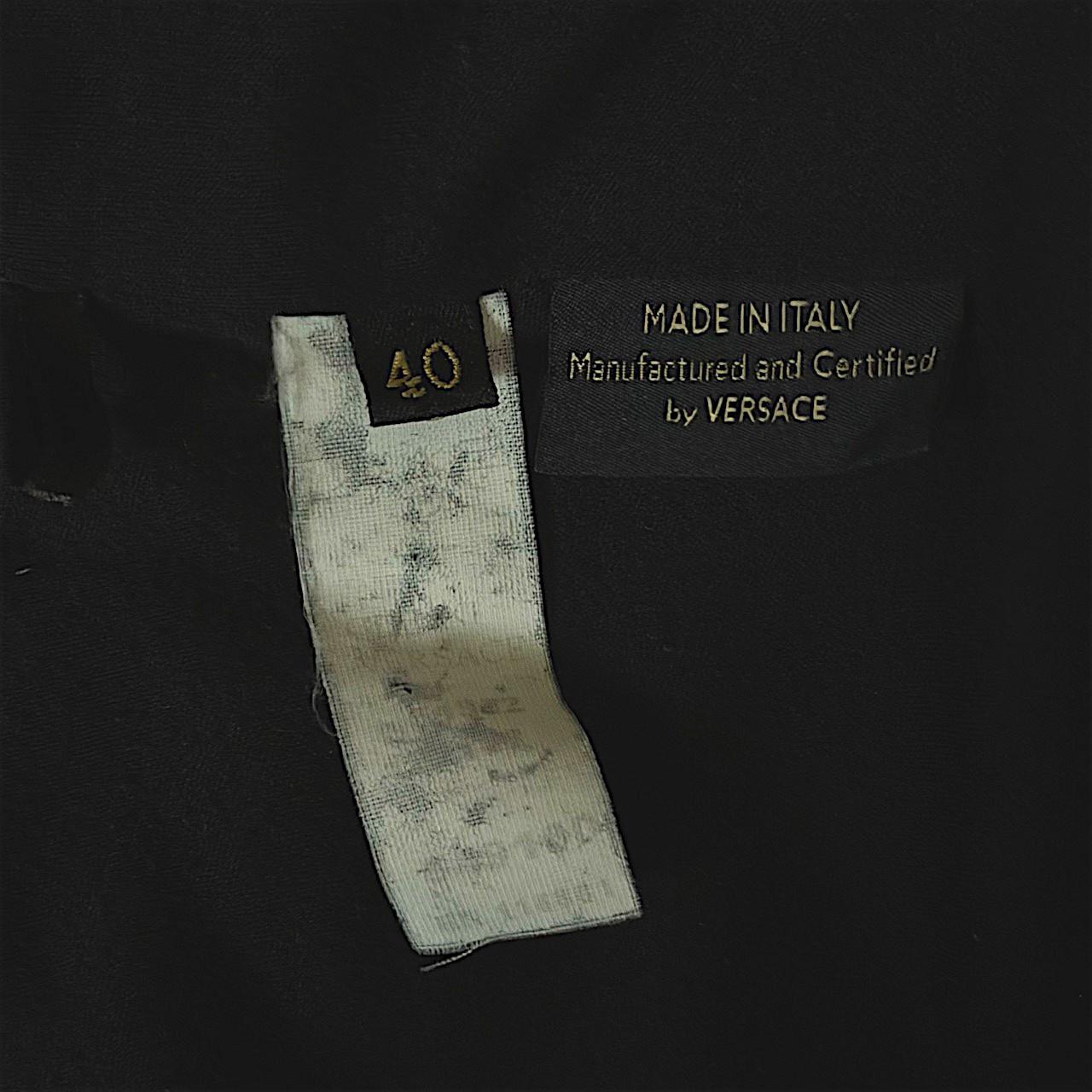 Versace by Donatella Versace F/W 2006 - Robe midi noire à volants en vente 3