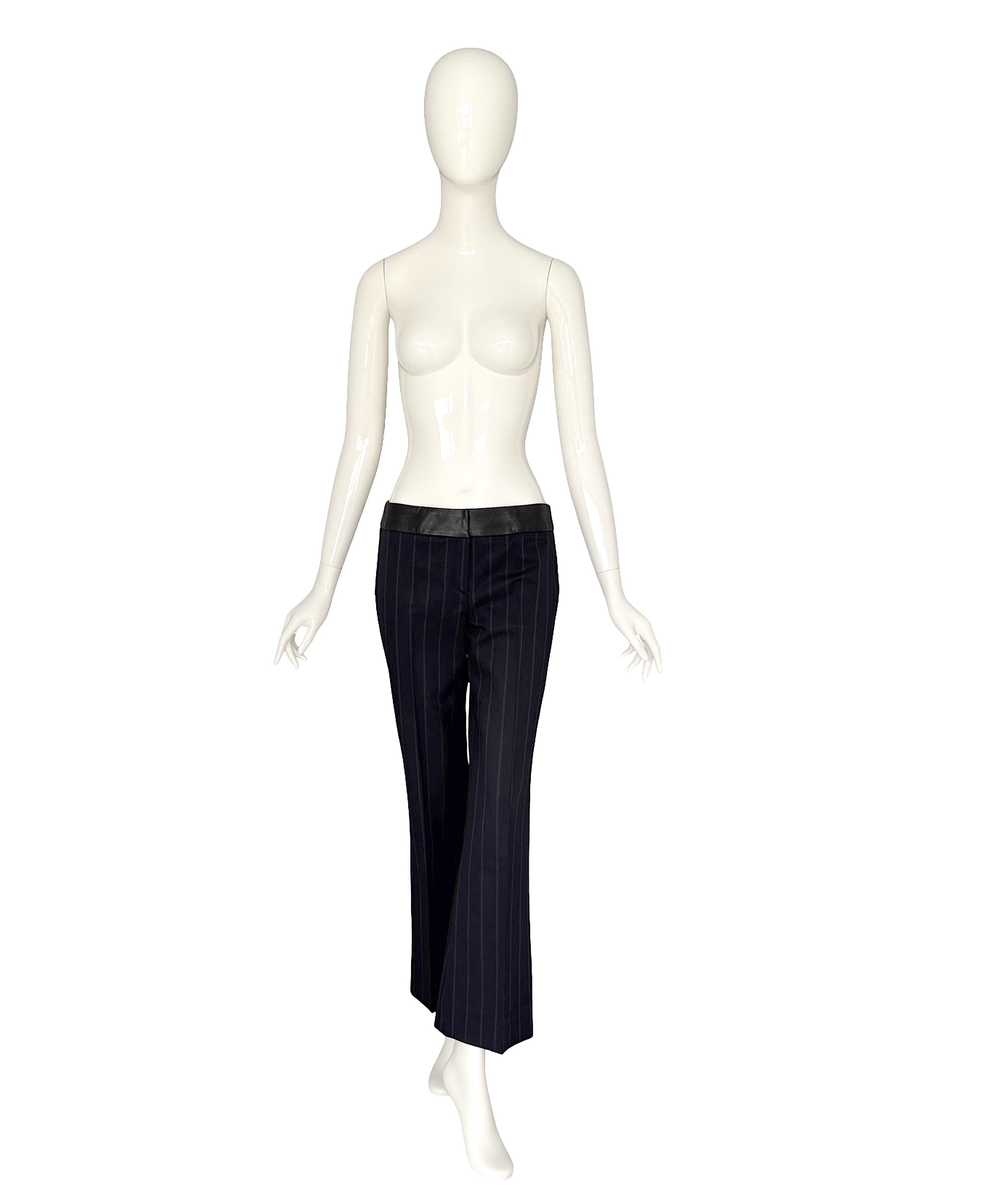 Versace by Donatella Versace FW 1998 Negro Morado Traje A Rayas Con Detalles De Cuero en venta 6