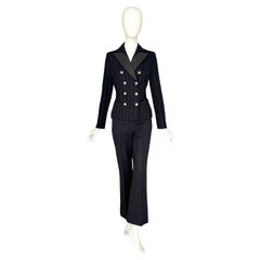 Versace by Donatella Versace FW 1998 Negro Morado Traje A Rayas Con Detalles De Cuero