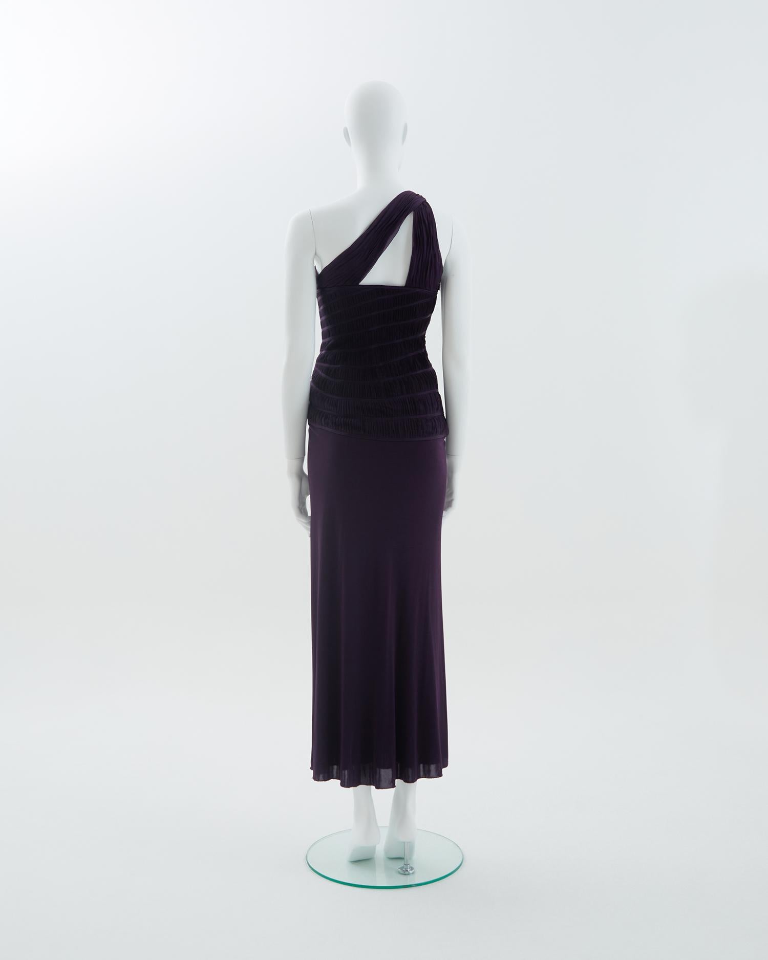 Versace by Donatella Pre-Fall 2008 Ruched purple stretch slit gown  In Excellent Condition For Sale In Milano, IT