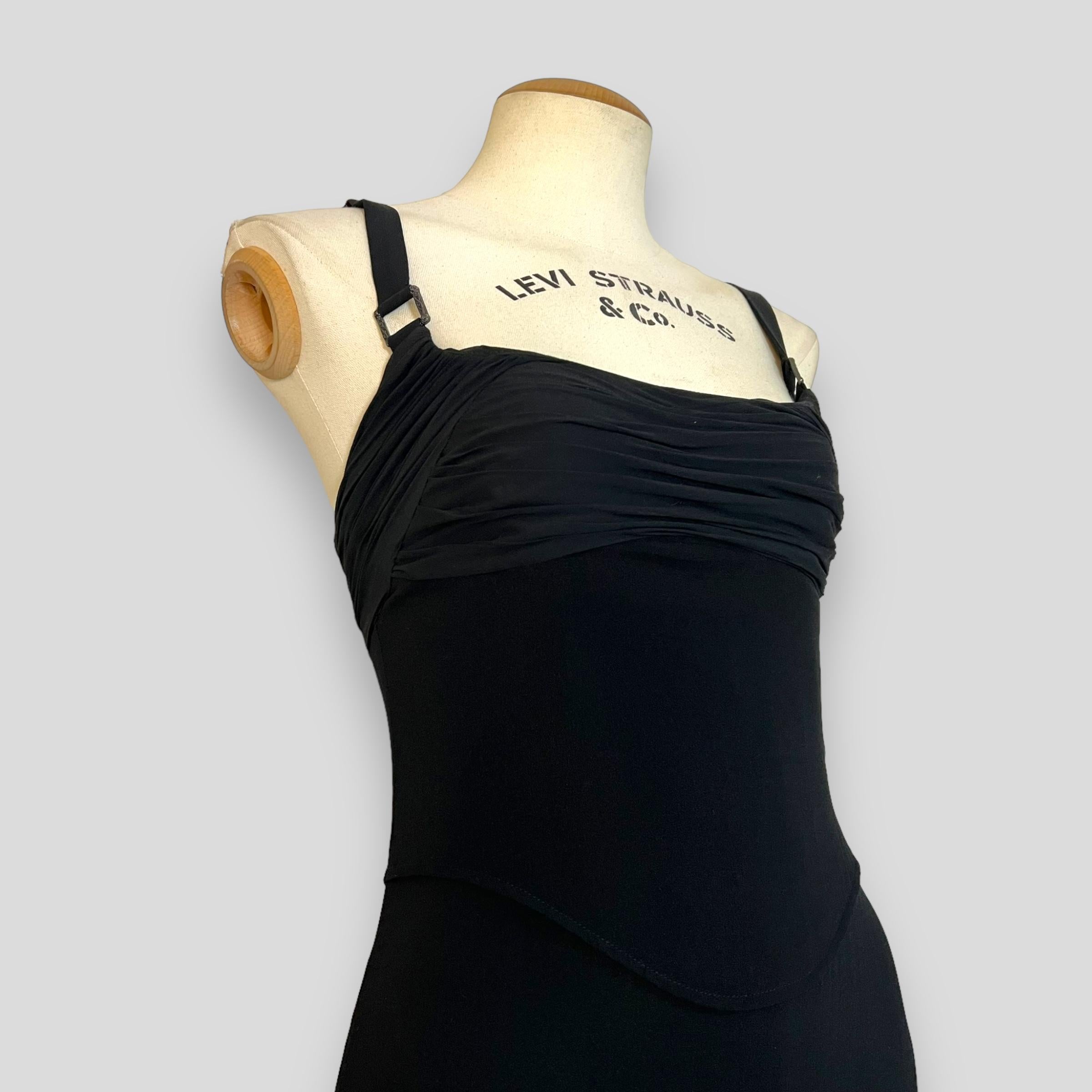 Versace by Donatella Versace F/W 2003 Black Silk Gown In Good Condition For Sale In CAPELLE AAN DEN IJSSEL, ZH