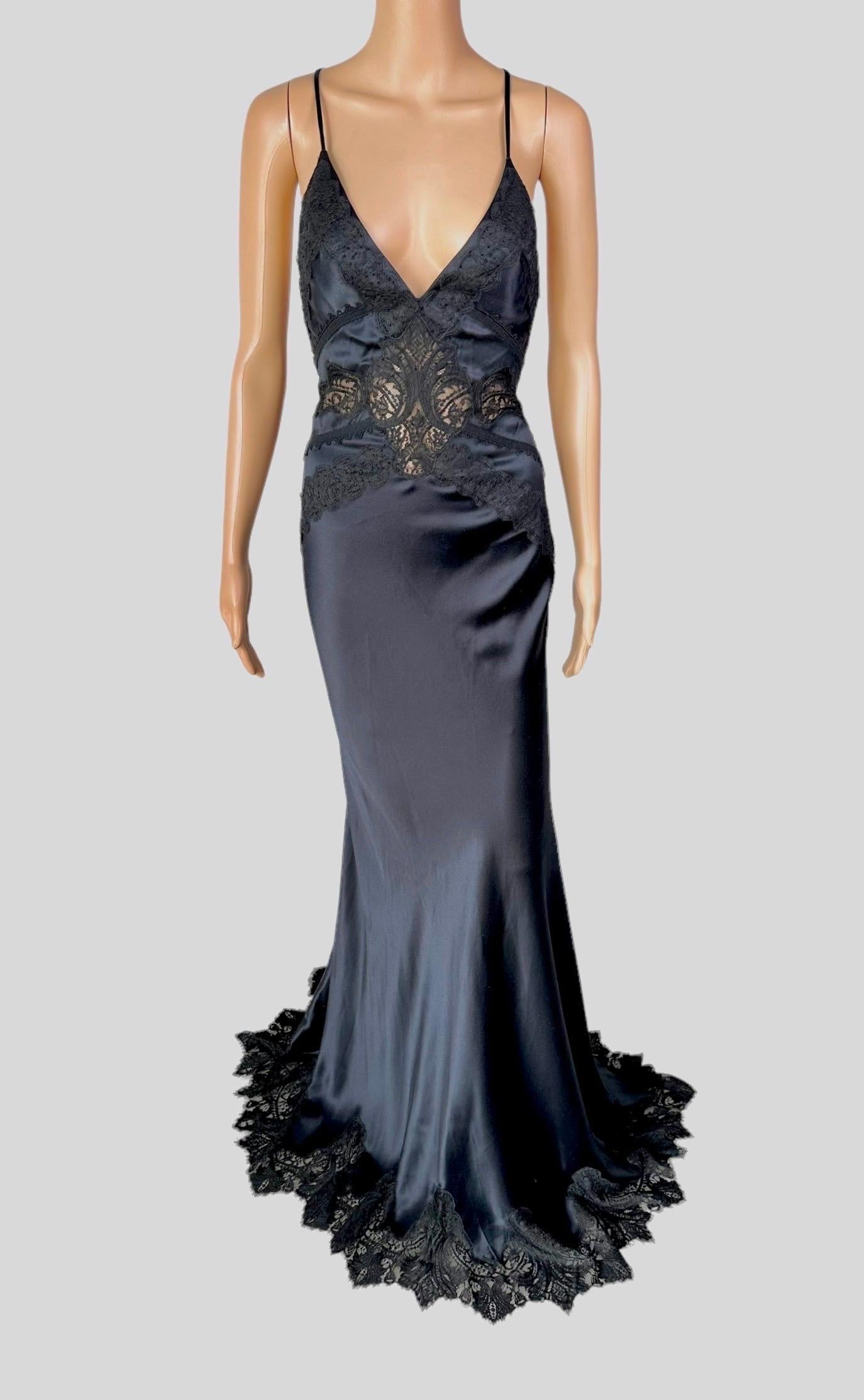 Versace c.2006 Plunging Neckline Sheer Lace Panels Backless Evening Dress Gown  For Sale 1