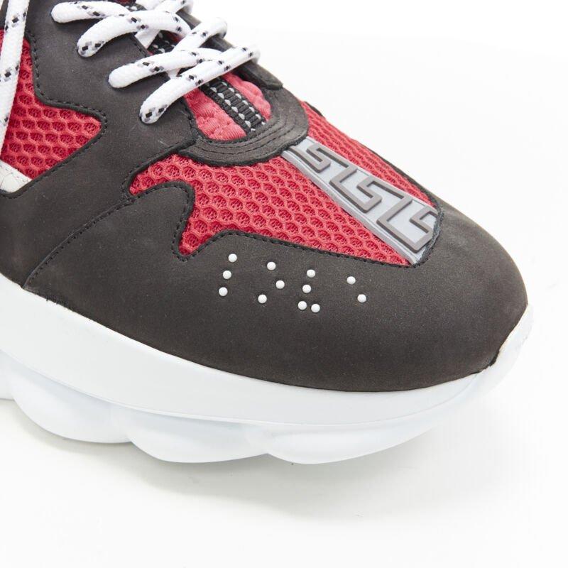 VERSACE Chain Reaction Noir Rouge daim baskets chunky EU38.5 US5.5 en vente 3