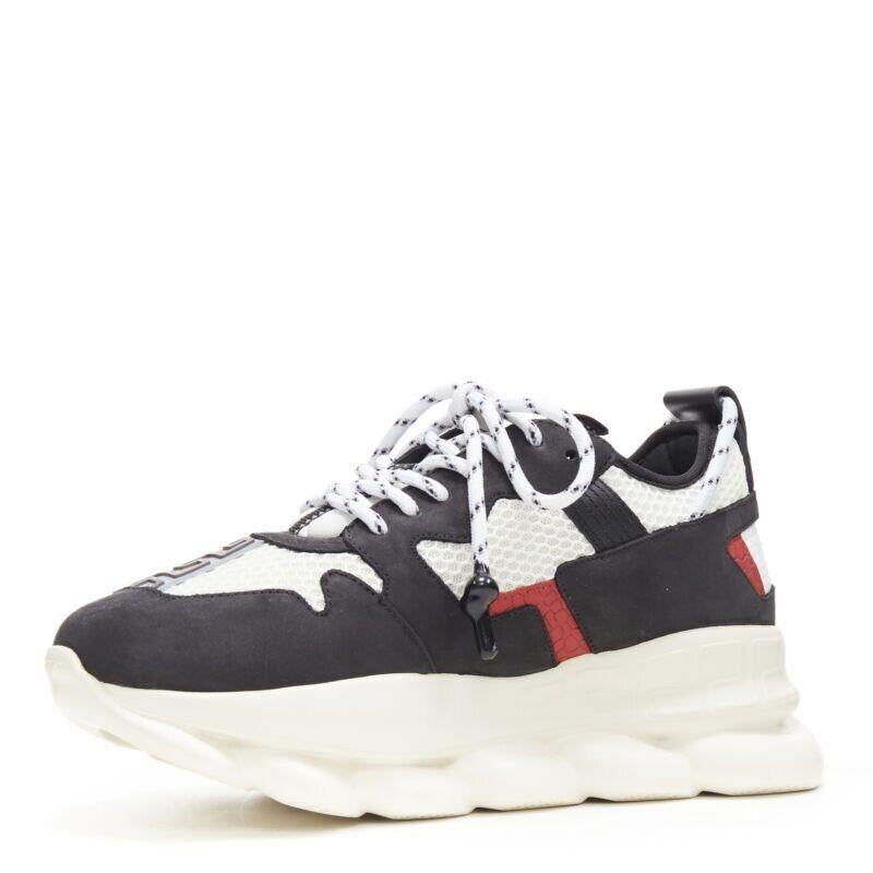 VERSACE Chain Reaction schwarz weiß rot Wildleder Mesh niedrig klobig Sneaker EU40 im Zustand „Hervorragend“ im Angebot in Hong Kong, NT