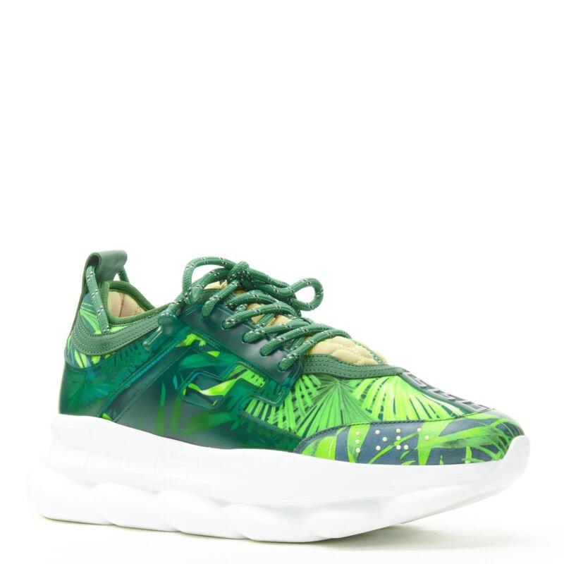 VERSACE Chain Reaction Jungle Print vert chunky sole sneaker EU38 US8
Référence : TGAS/C00108
Marque : Versace
Designer : Donatella Versace
Modèle : Réaction en chaîne
Collectional : Printemps Été 2020 - Défilé
MATERIAL : Cuir
Couleur : Vert
Motif :