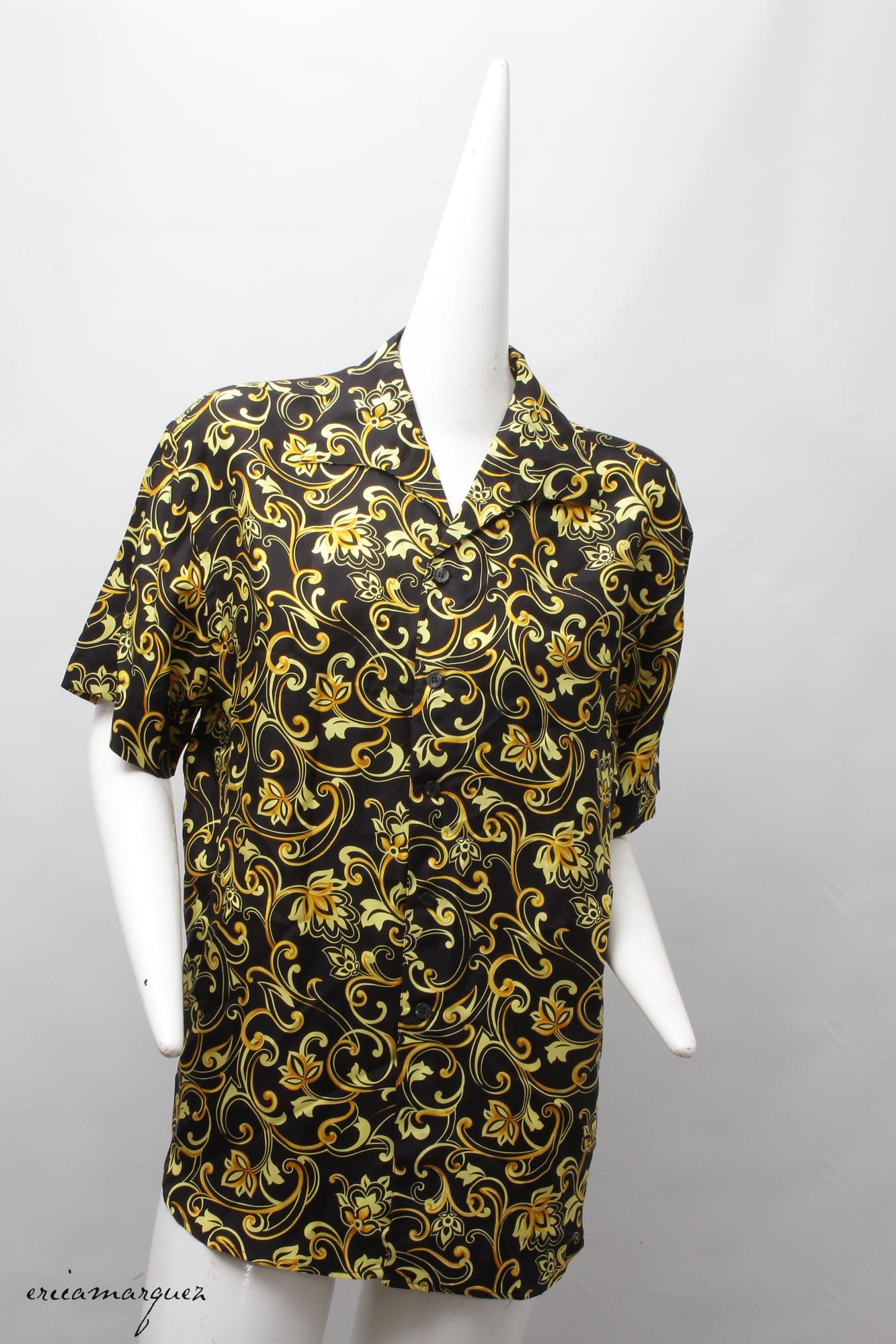 Nero V2 Versace Classic, 100% seta, stampa barocca, camicia a maniche corte, anni '90 in vendita