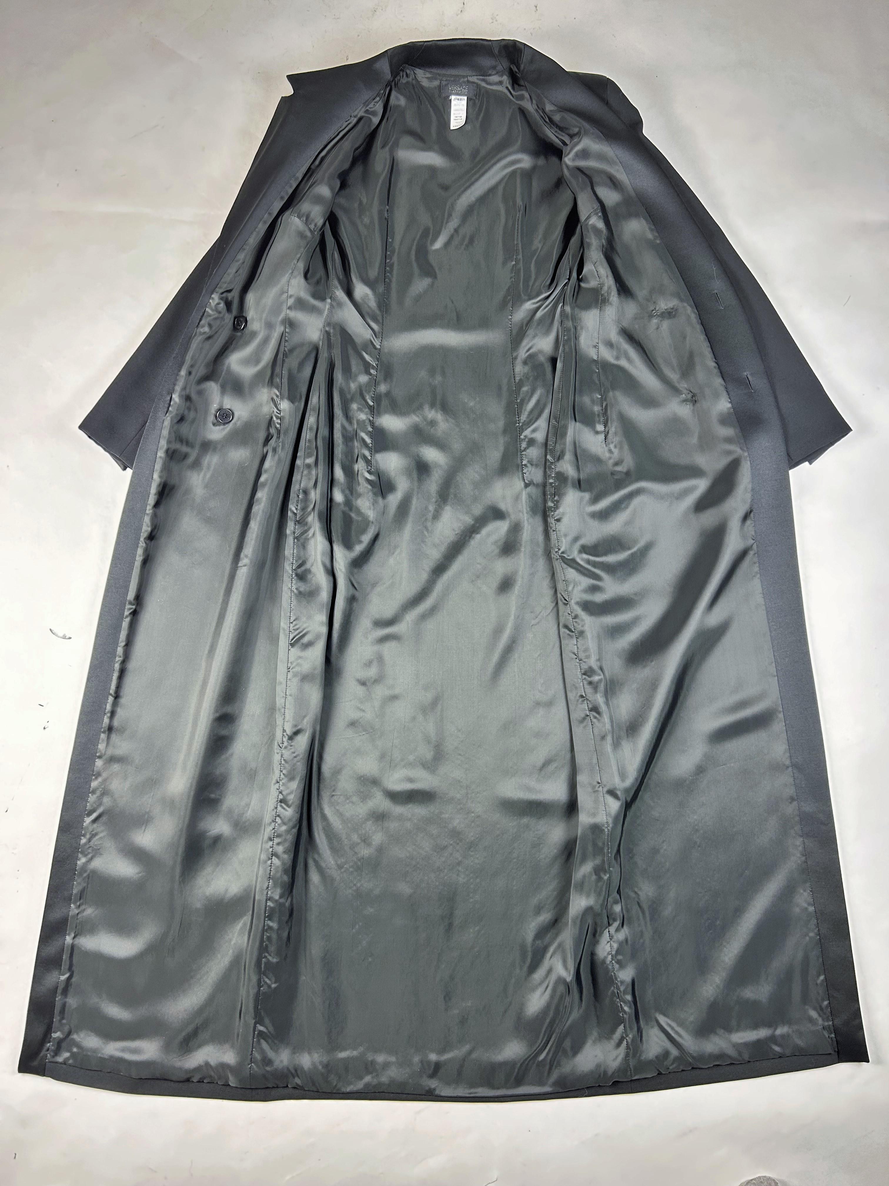 Versace Classic V2 Evening Tuxedo Coat - Italy Circa 2000 For Sale 11