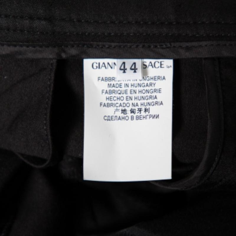 Versace Collection Pantalon à ourlet froncé en coton mélangé noir M. en vente 2