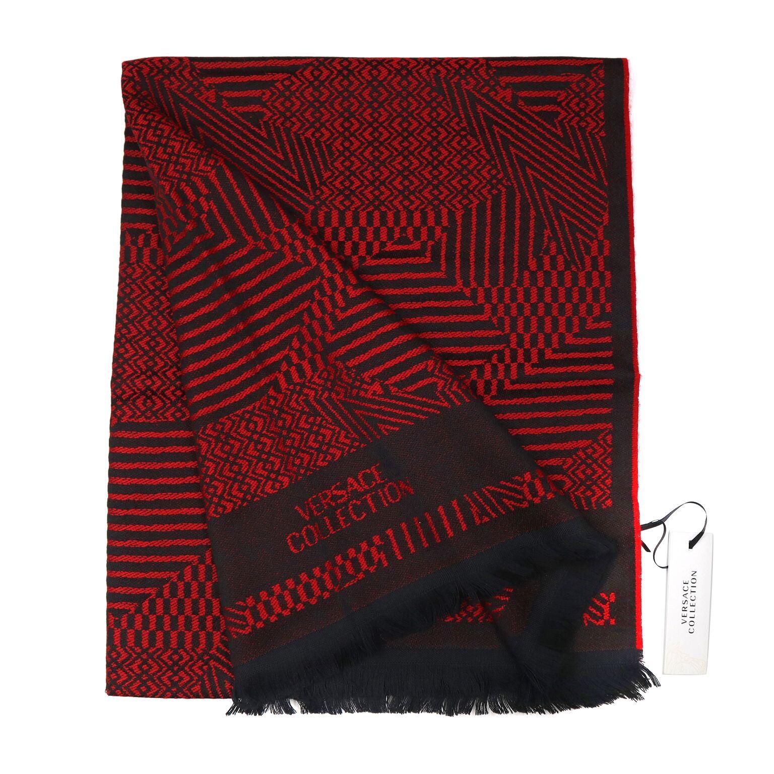 This is beautiful Versace black & red men's scarf made of 75% Wool 25% Acrylic
Length -74 Inches and Width -28.75 Inches
Made in Italy.
