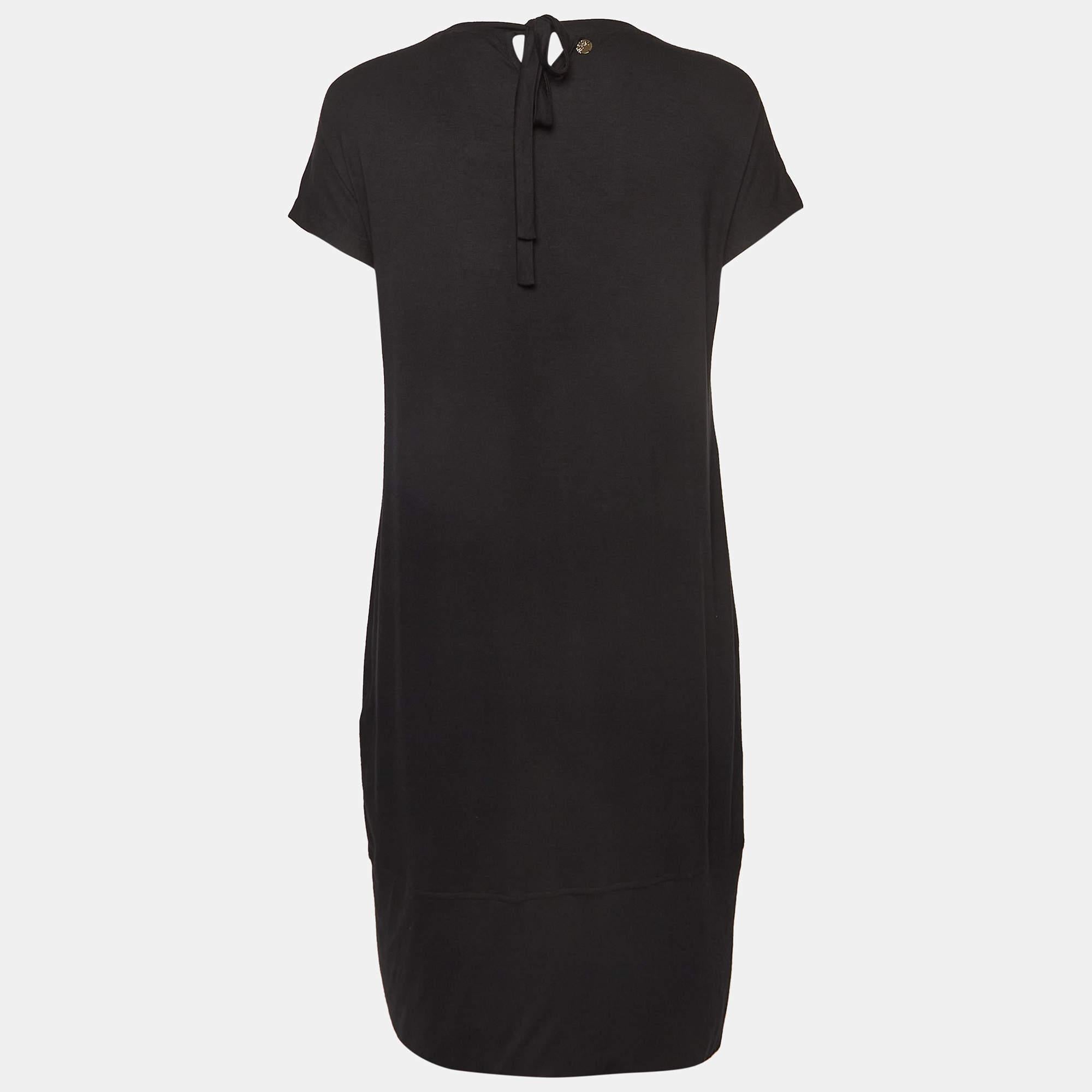 Experience the joy of expert tailoring with this designer dress for women. Meticulously made it offers a flawless fit and luxe details ensuring unmatched comfort. This beautiful creation will elevate your style effortlessly.