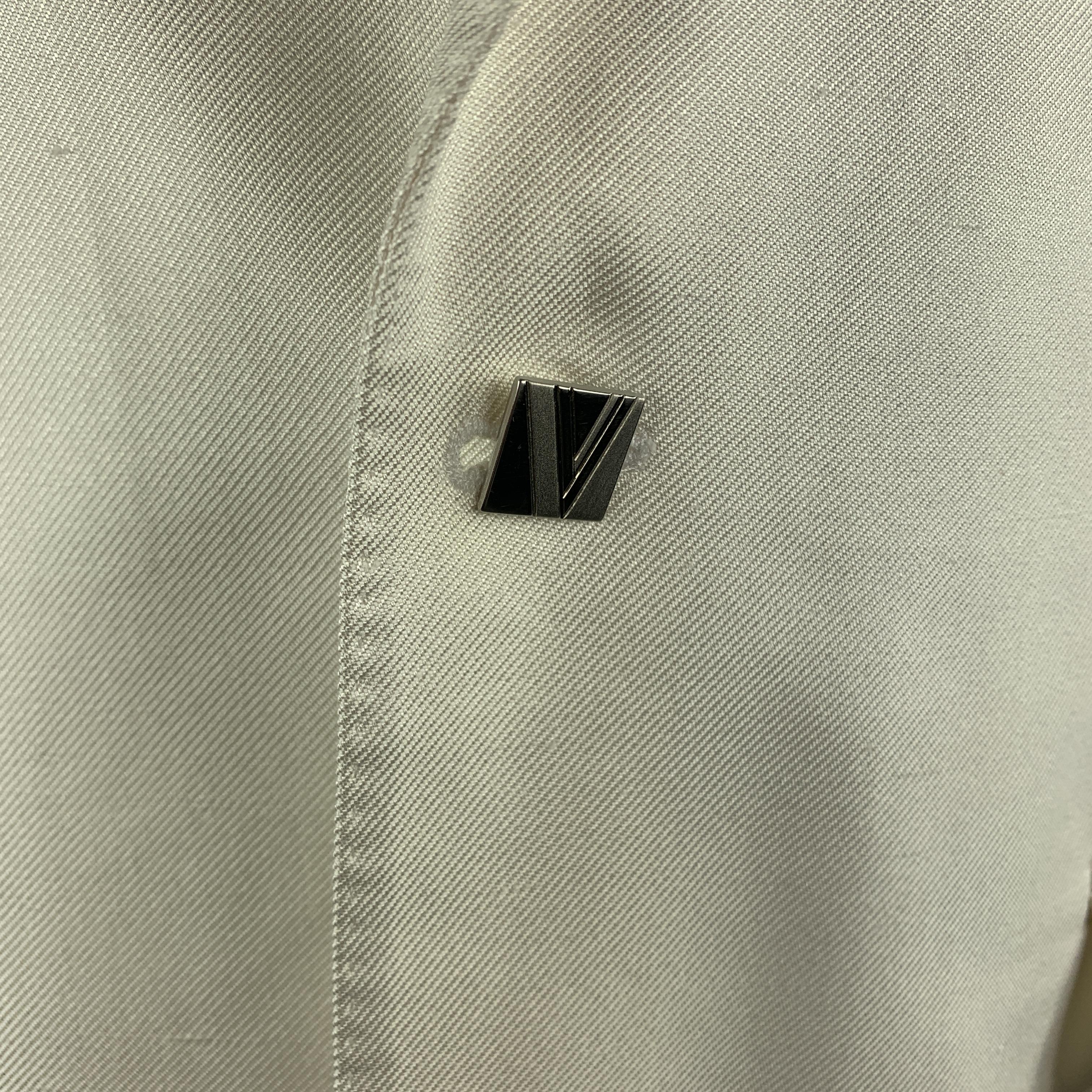VERSACE -COLLECTION Chest Size 44 Off White Textured Silk Peak Lapel Sport Coat 1