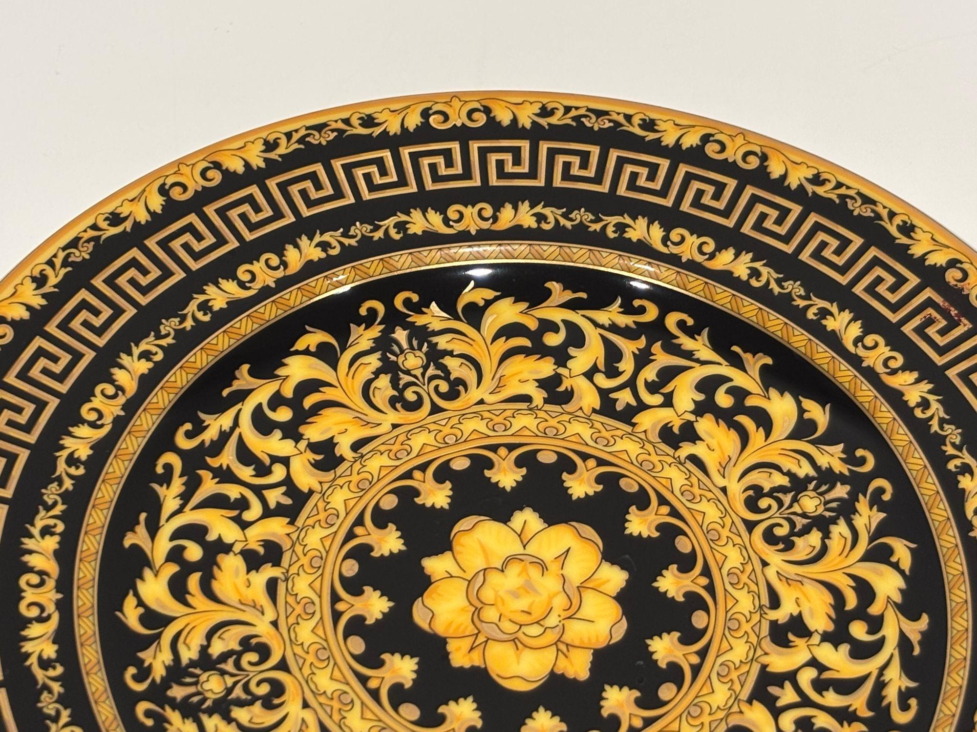 Versace Kollektion 'Floralia Gold' Wandporzellanteller von Rosenthal, Kollektion 'Floralia Gold', 7 Zoll im Angebot 2