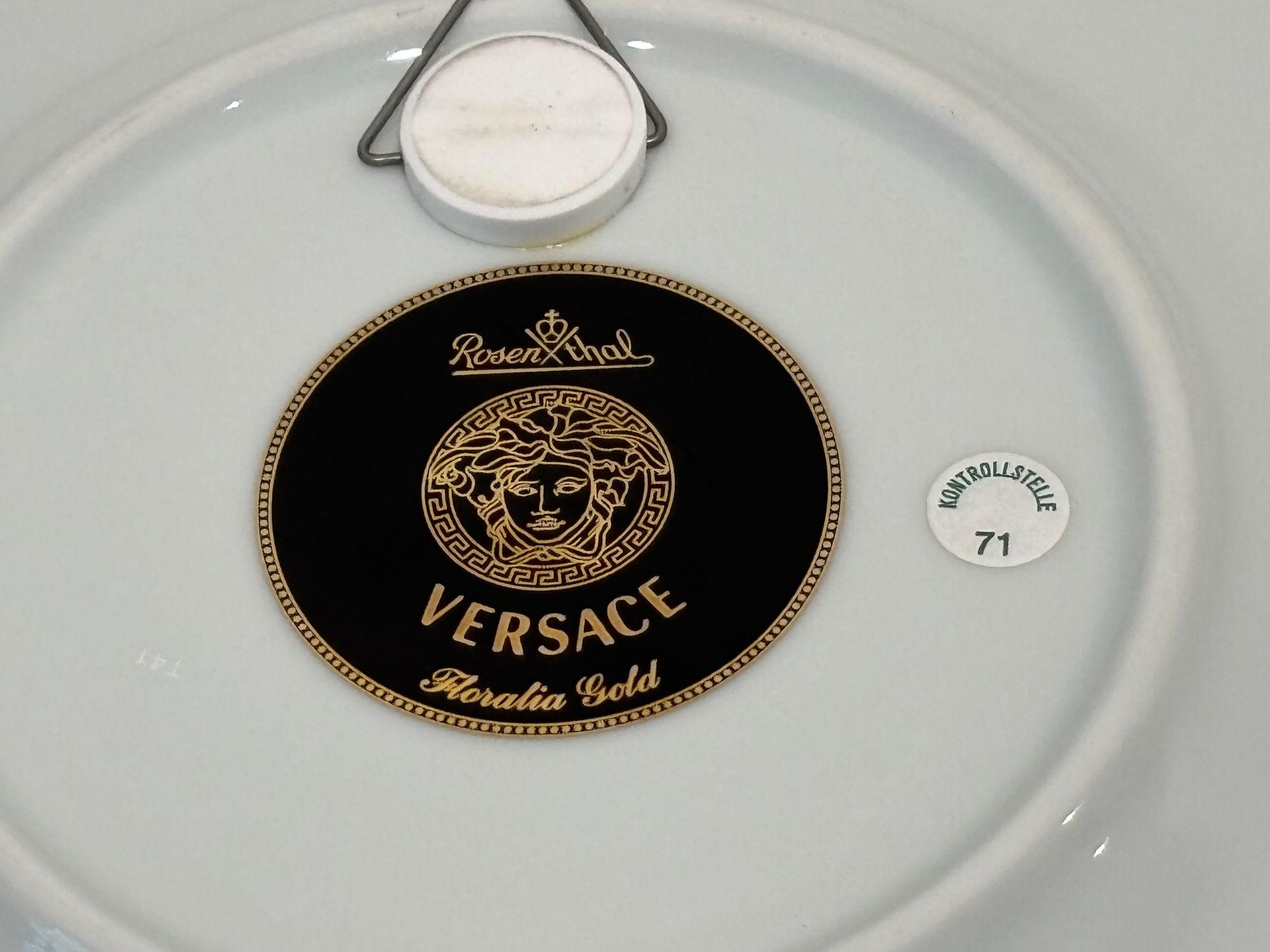 Versace Kollektion 'Floralia Gold' Wandporzellanteller von Rosenthal, Kollektion 'Floralia Gold', 7 Zoll (20. Jahrhundert) im Angebot