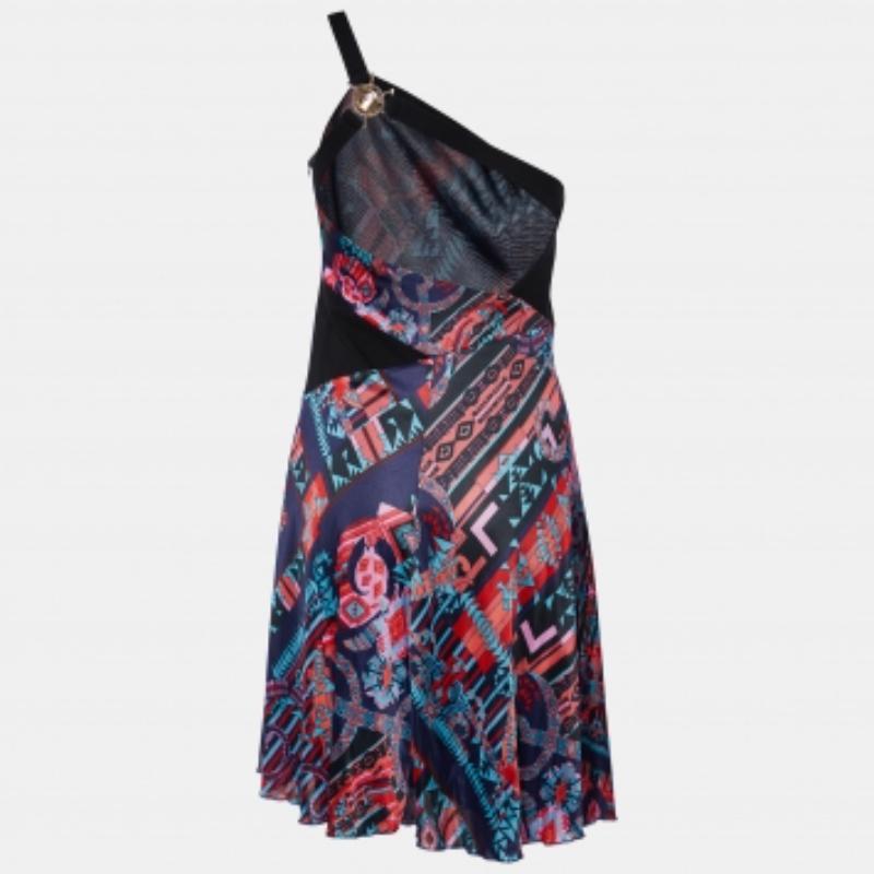 Tragen Sie dieses wunderschöne Kleid und zeigen Sie Ihren Stil. Dieses Kleid ist aus hochwertigem Stoff geschneidert und ist den Kauf absolut wert.