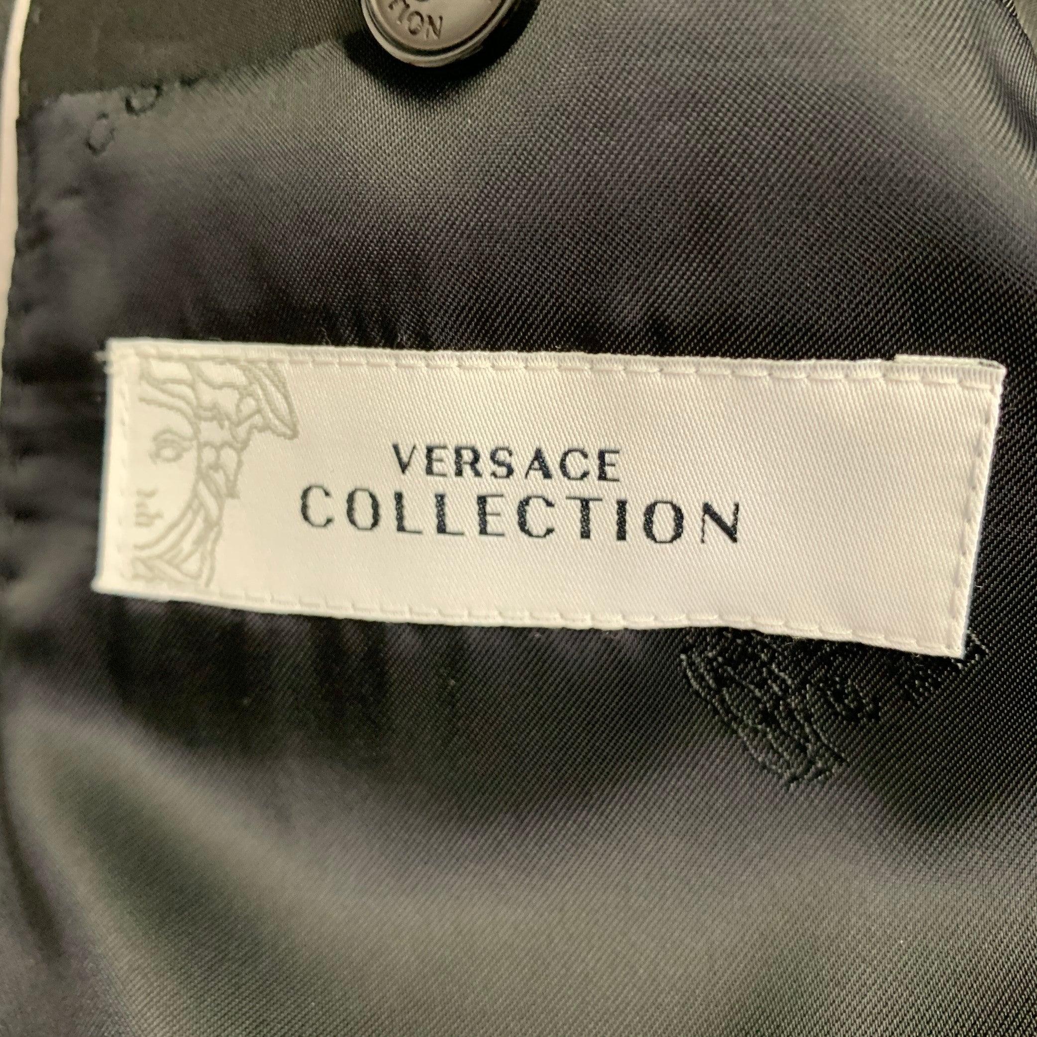 Versace Collection Taille 40 Manteau de sport à revers en acétate noir en vente 3