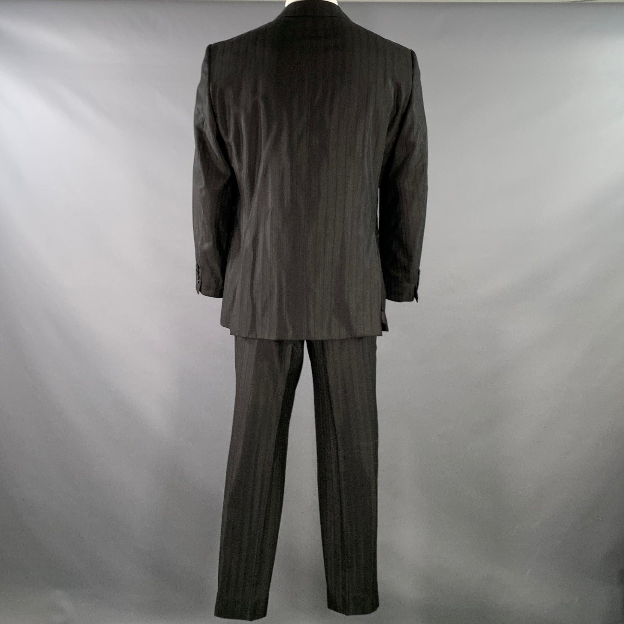 VERSACE COLLECTION Taglia 44 Abito a righe nere in misto viscosa con risvolto a tacca in vendita 1