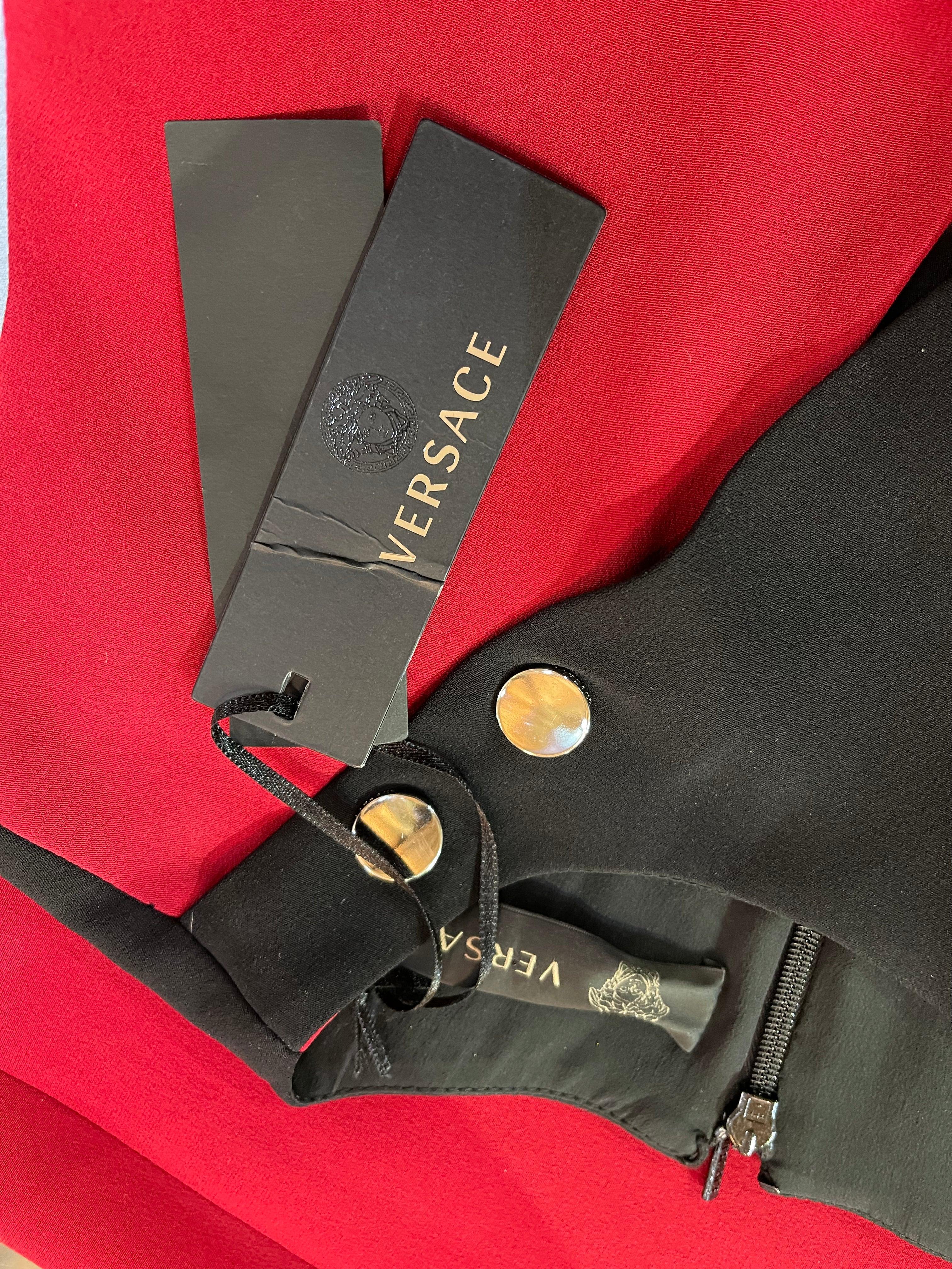 Robe Color Block de Versace avec boutons-pression chromés, 2013 Neuf - En vente à Los Angeles, CA