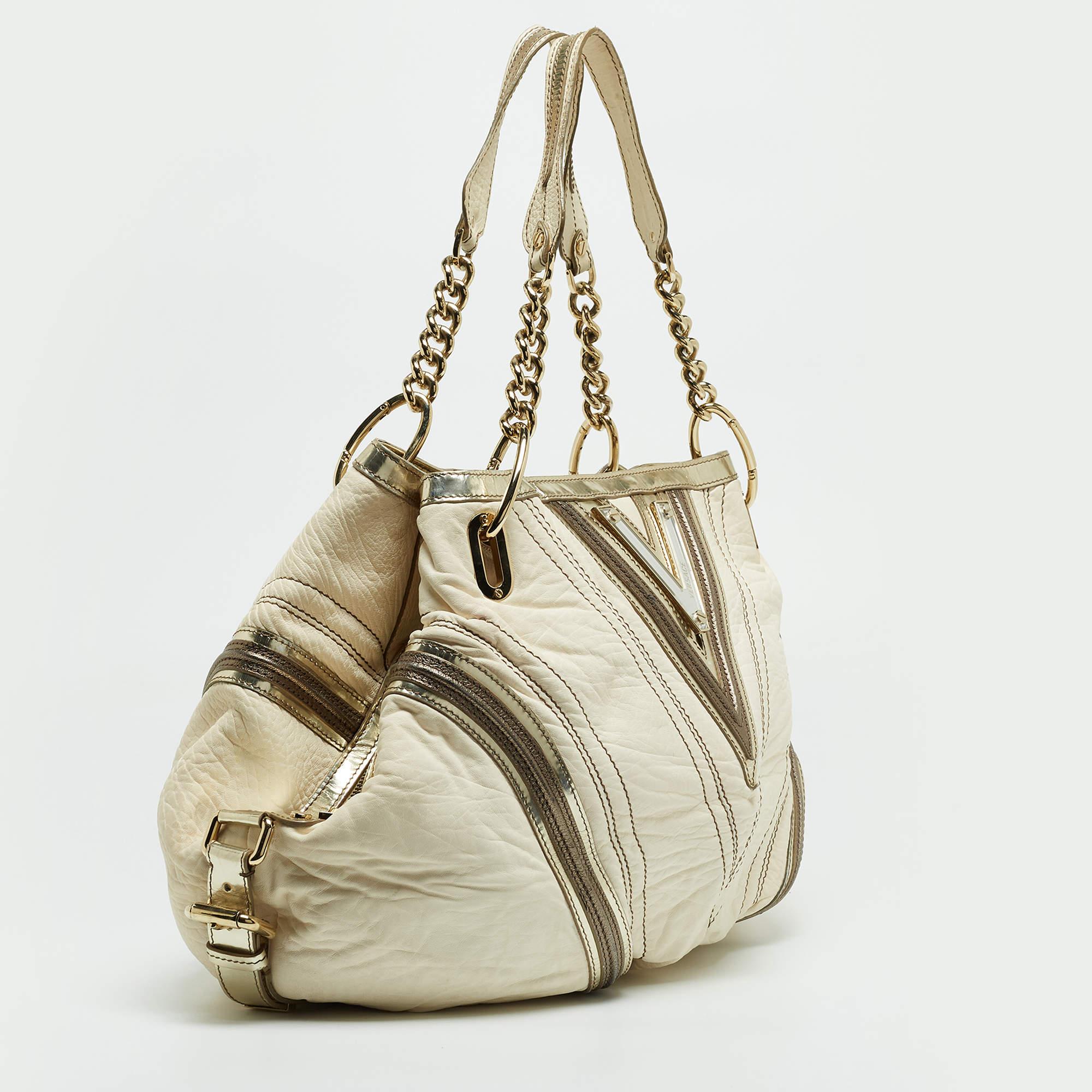 Women's Versace Cream/Gold Leather Shoulder Bag For Sale