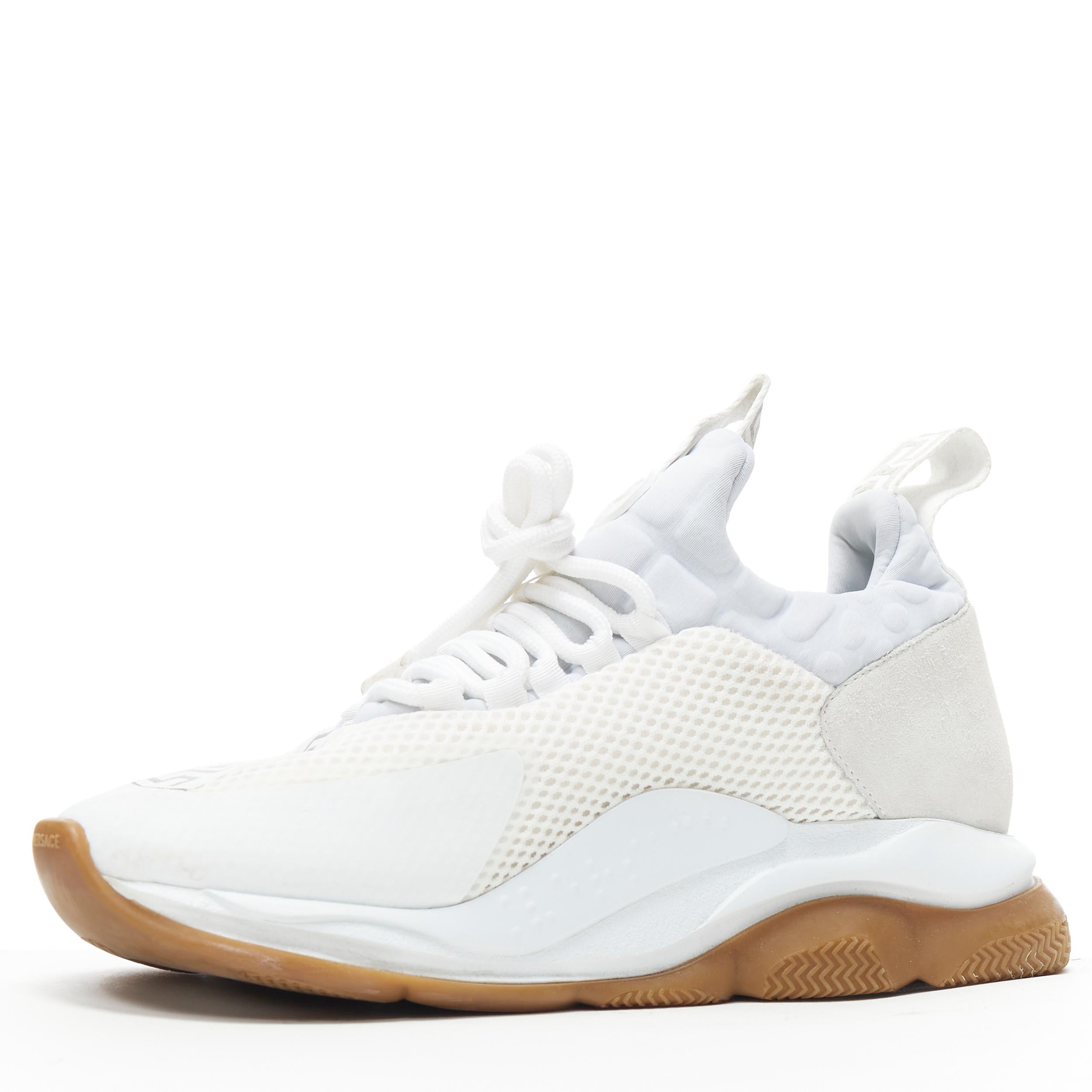 VERSACE Cross Chainer bianco in mesh scamosciato greca linguetta gomma catena suola sneaker EU39 In condizioni buone a Hong Kong, NT