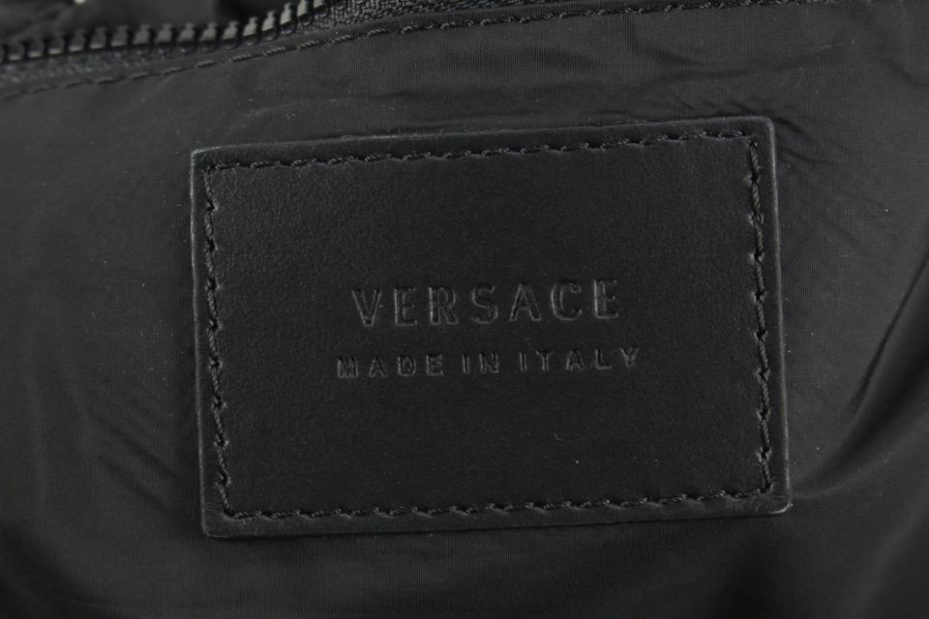 Versace DFZ5350  $975 Blue Zaino Stampa Logo Nylon Backpack Travel Bag 39v54s In Good Condition For Sale In Dix hills, NY