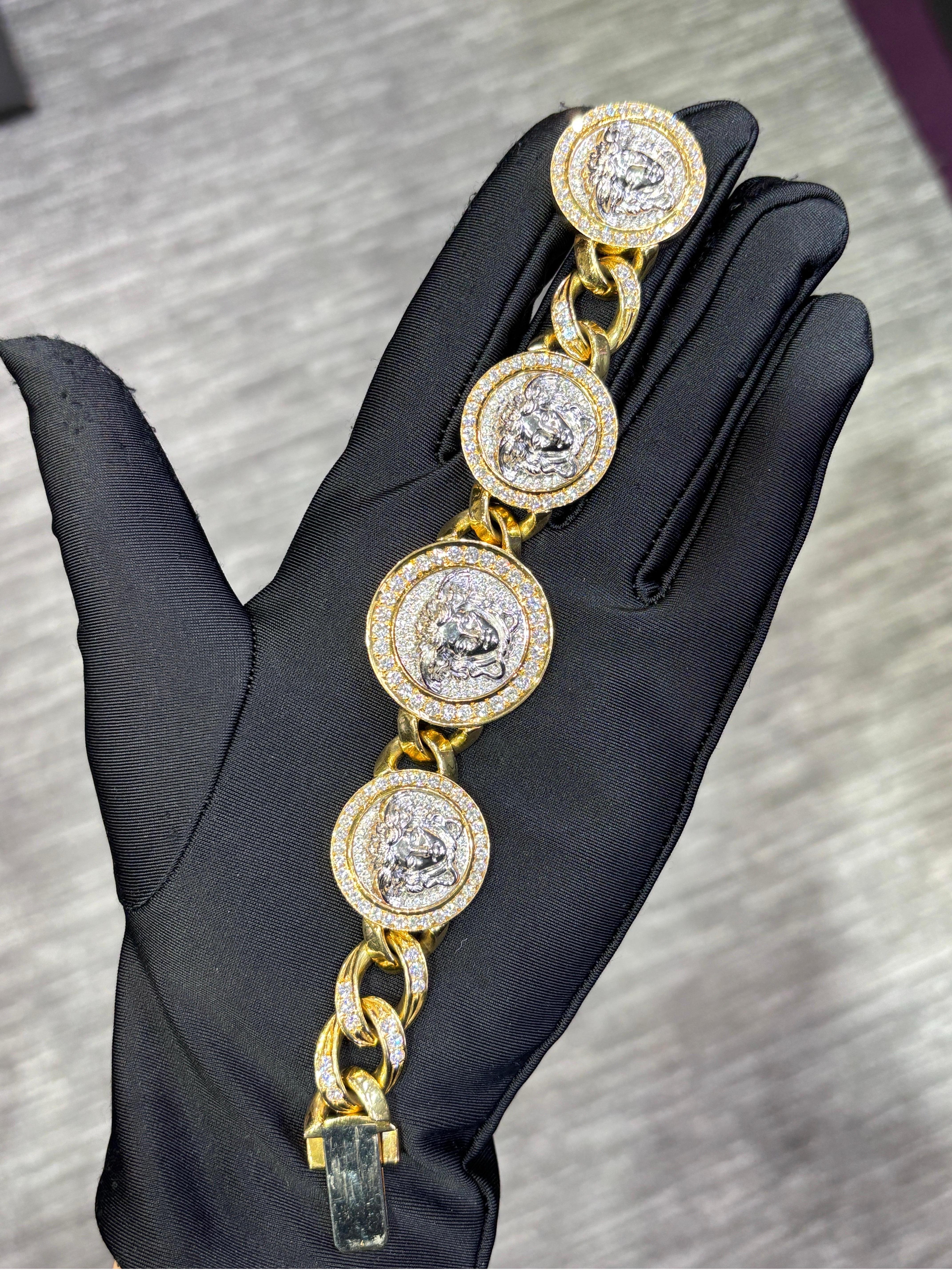 Women's Versace Diamond Link Bracelet and Necklace Set For Sale