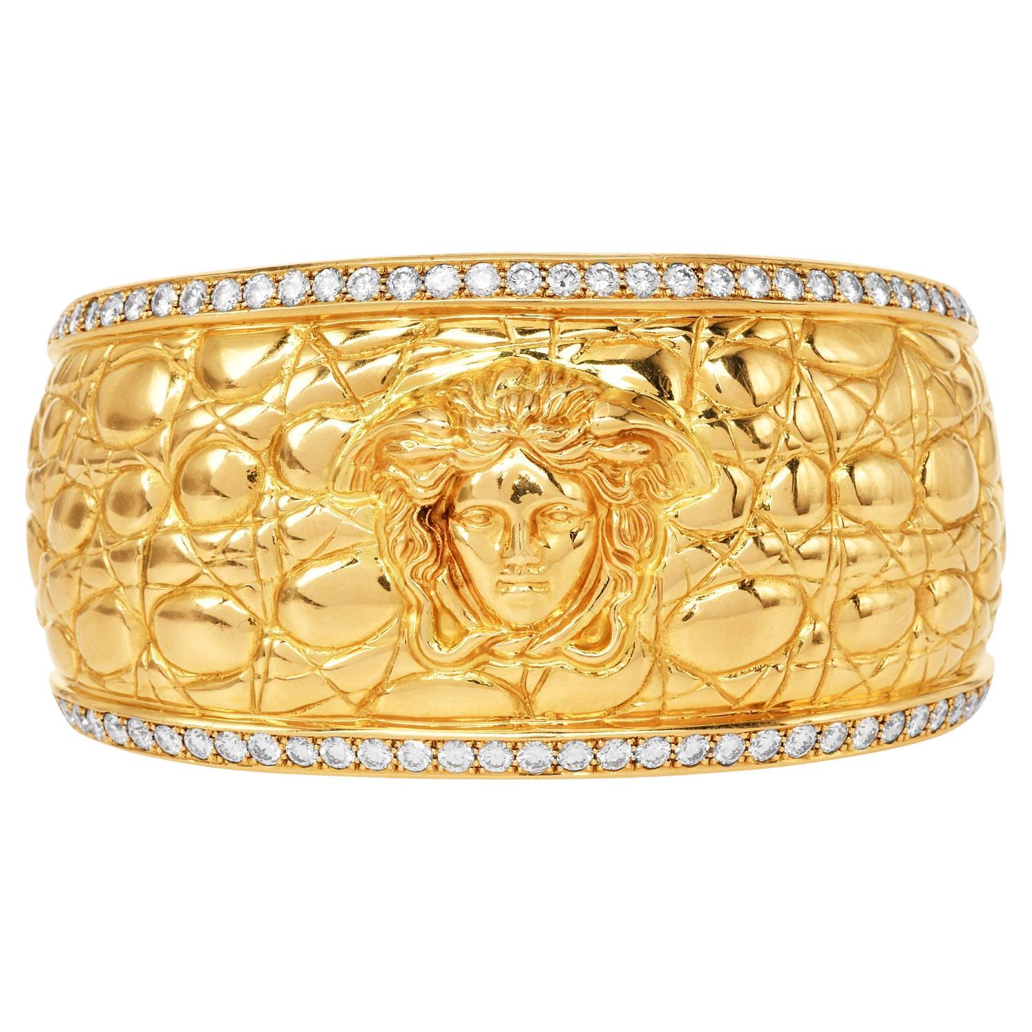 Pulsera brazalete Versace Diamond Medusa Open Cuff Amarillo 18k en venta