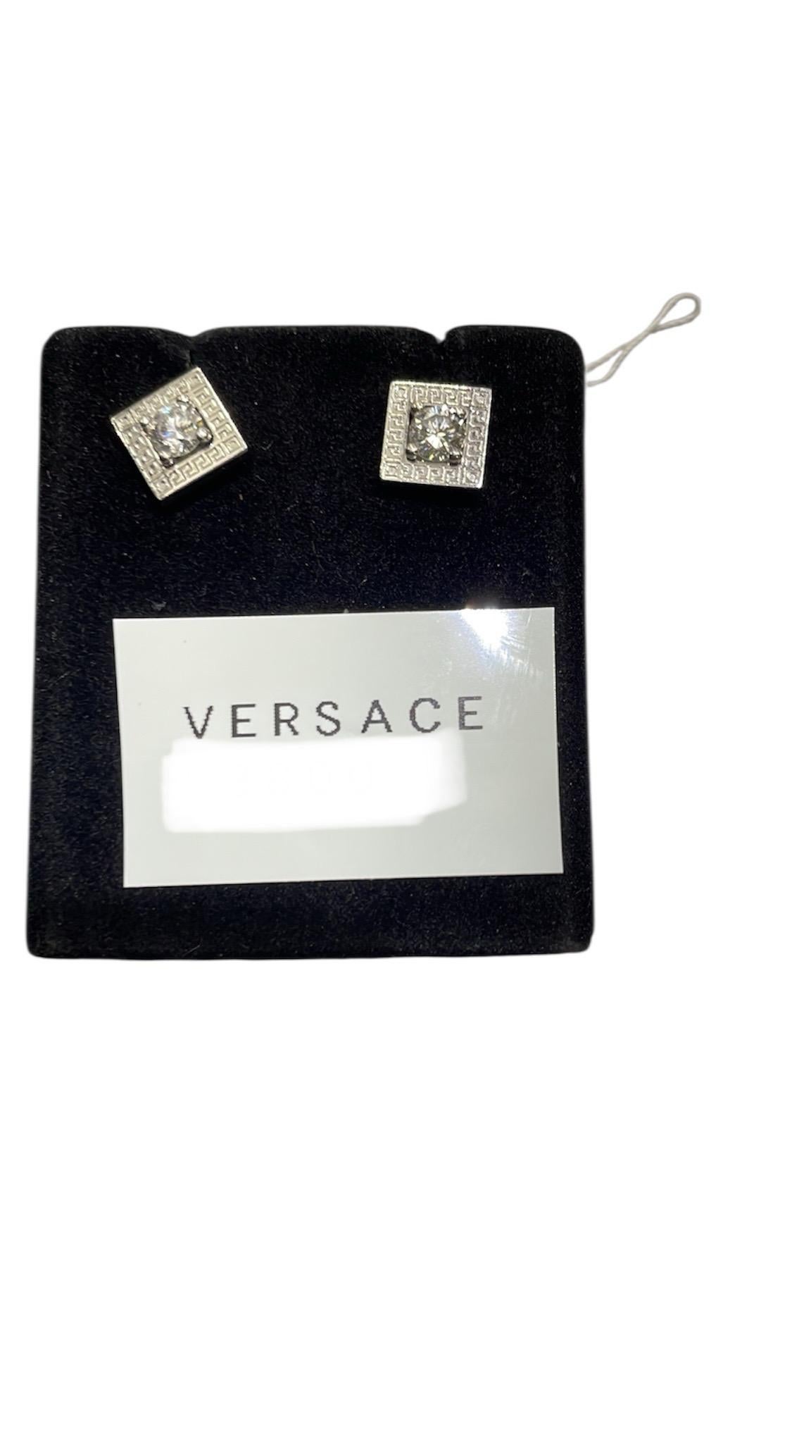 Versace Diamond White Gold Earring
Diamond 0.38 carats