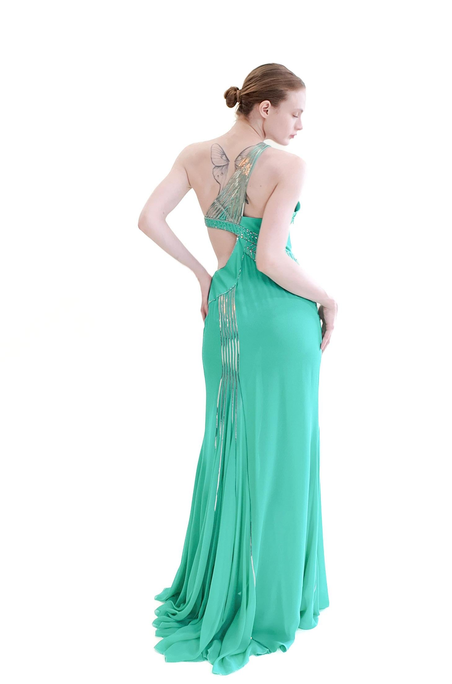 Donna Versace Documented Runway Primavera 2010 Abito monospalla con borchie in metallo Aqua in vendita