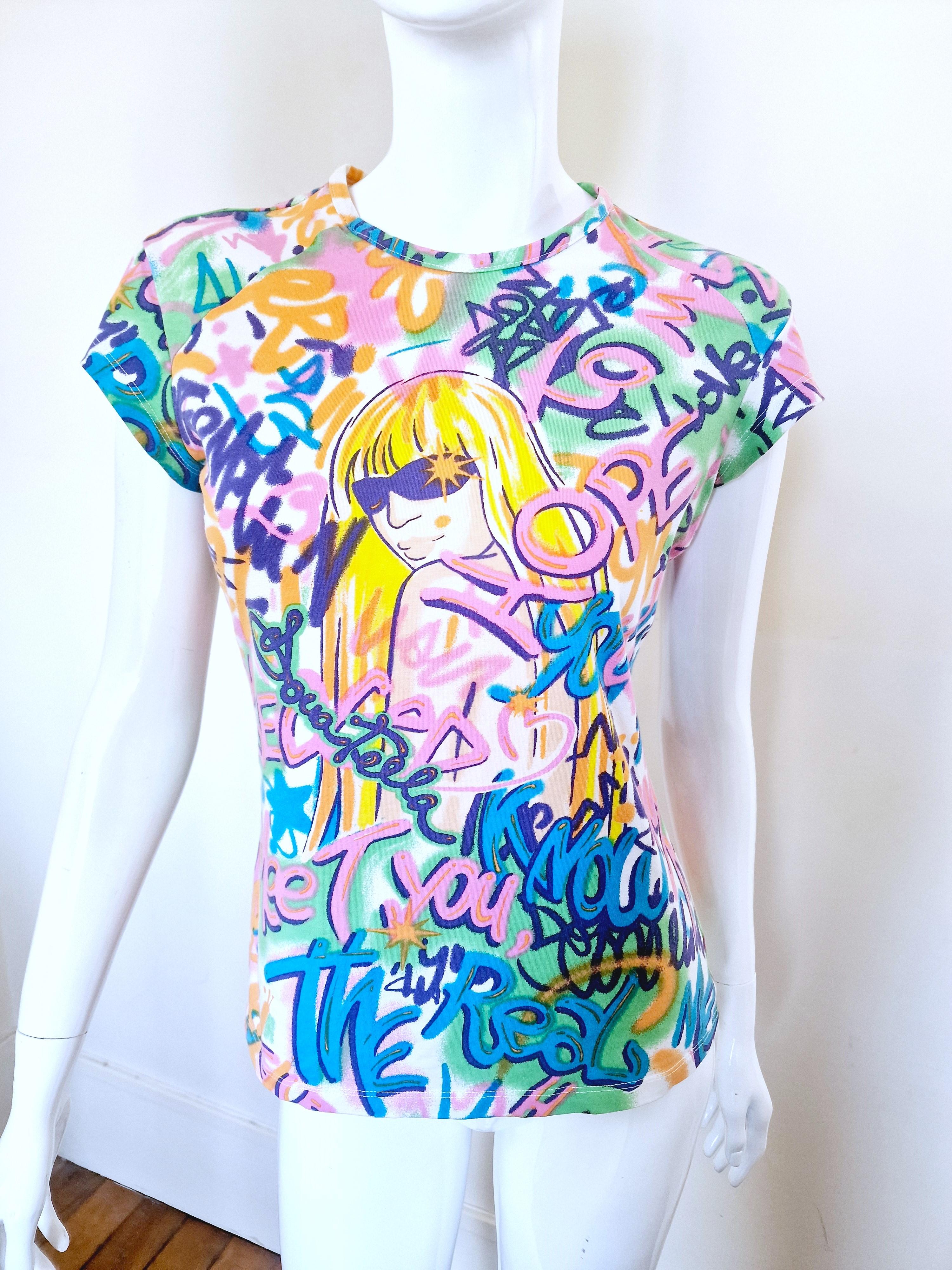 Women's or Men's Versace Donatella Graffiti Neon Men Women Tag Small Medium Large T-shirt Top  For Sale