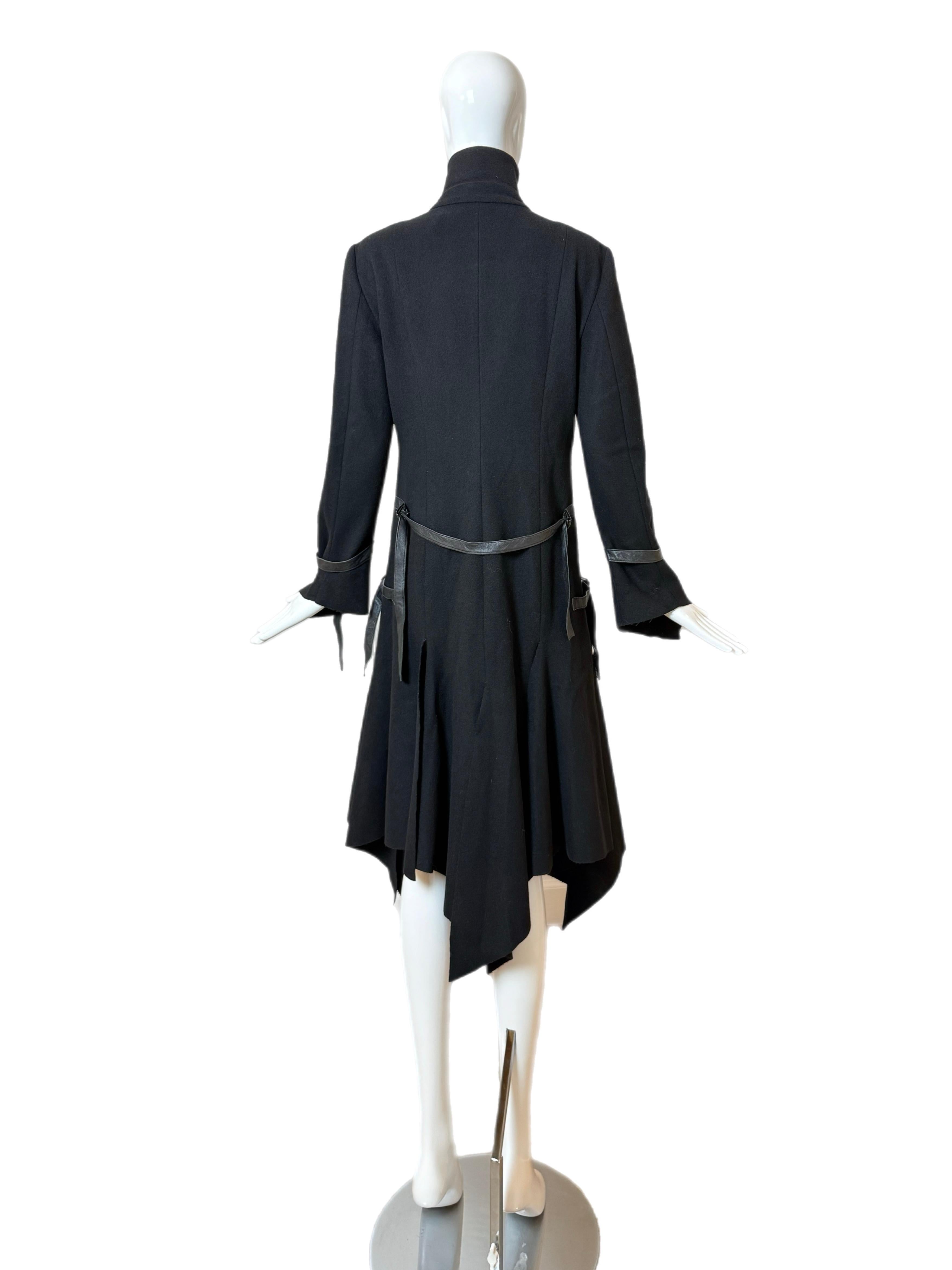 Noir VERSACE Early 00's Vintage Black Bondage Leather Accent Coat Jacket Belt en vente