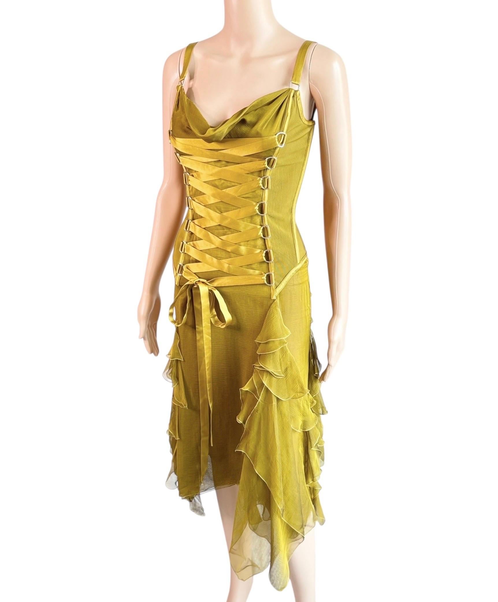 Versace A/I 2003: abito in chiffon di seta increspato con pizzo e increspature, con un'increspatura che si estende su tutta la lunghezza del corpo. In condizioni buone in vendita a Naples, FL