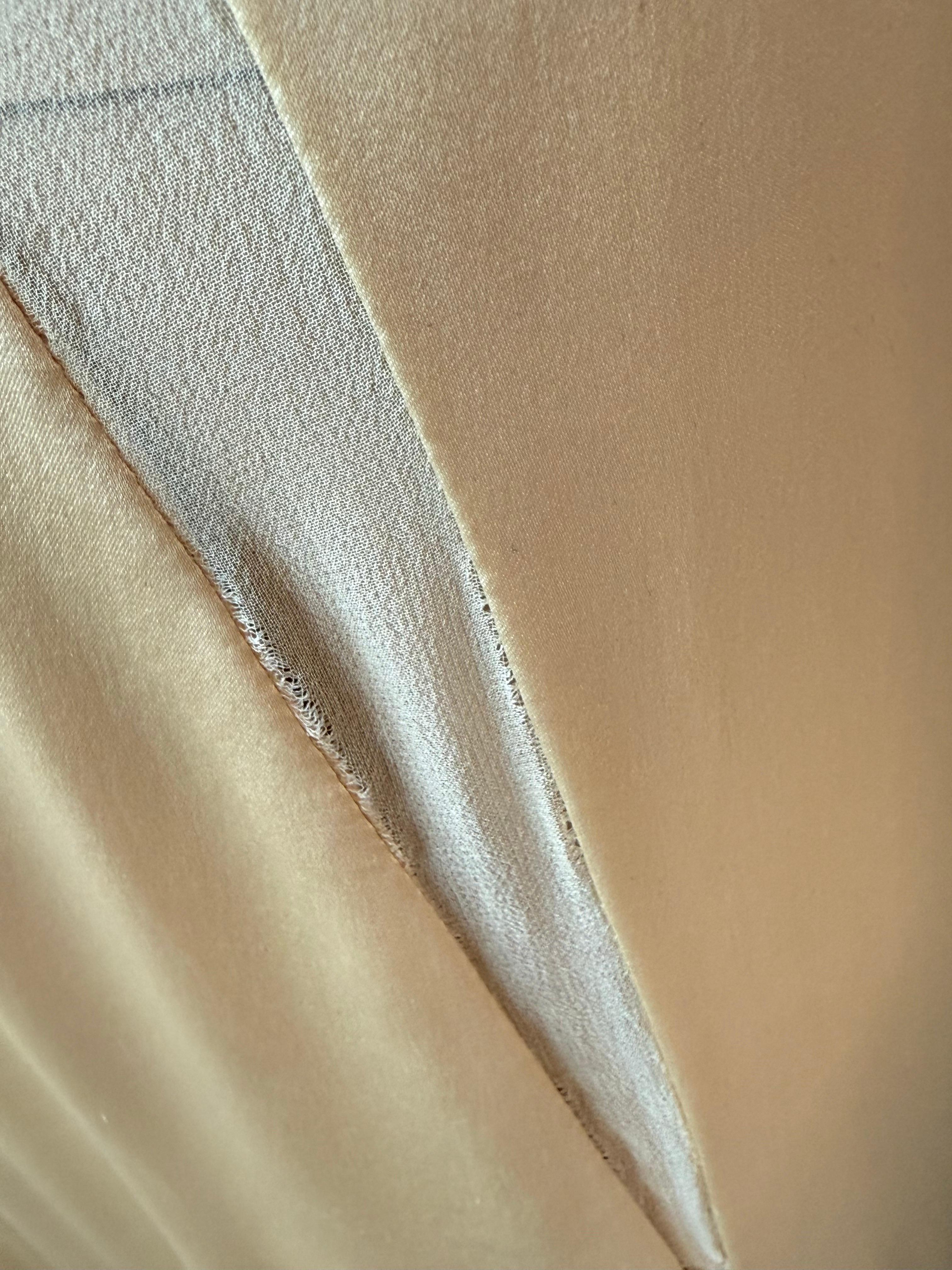 Abito da sera con pannelli trasparenti e fibbie della Campaigner A/I 2004 di Versace in vendita 9