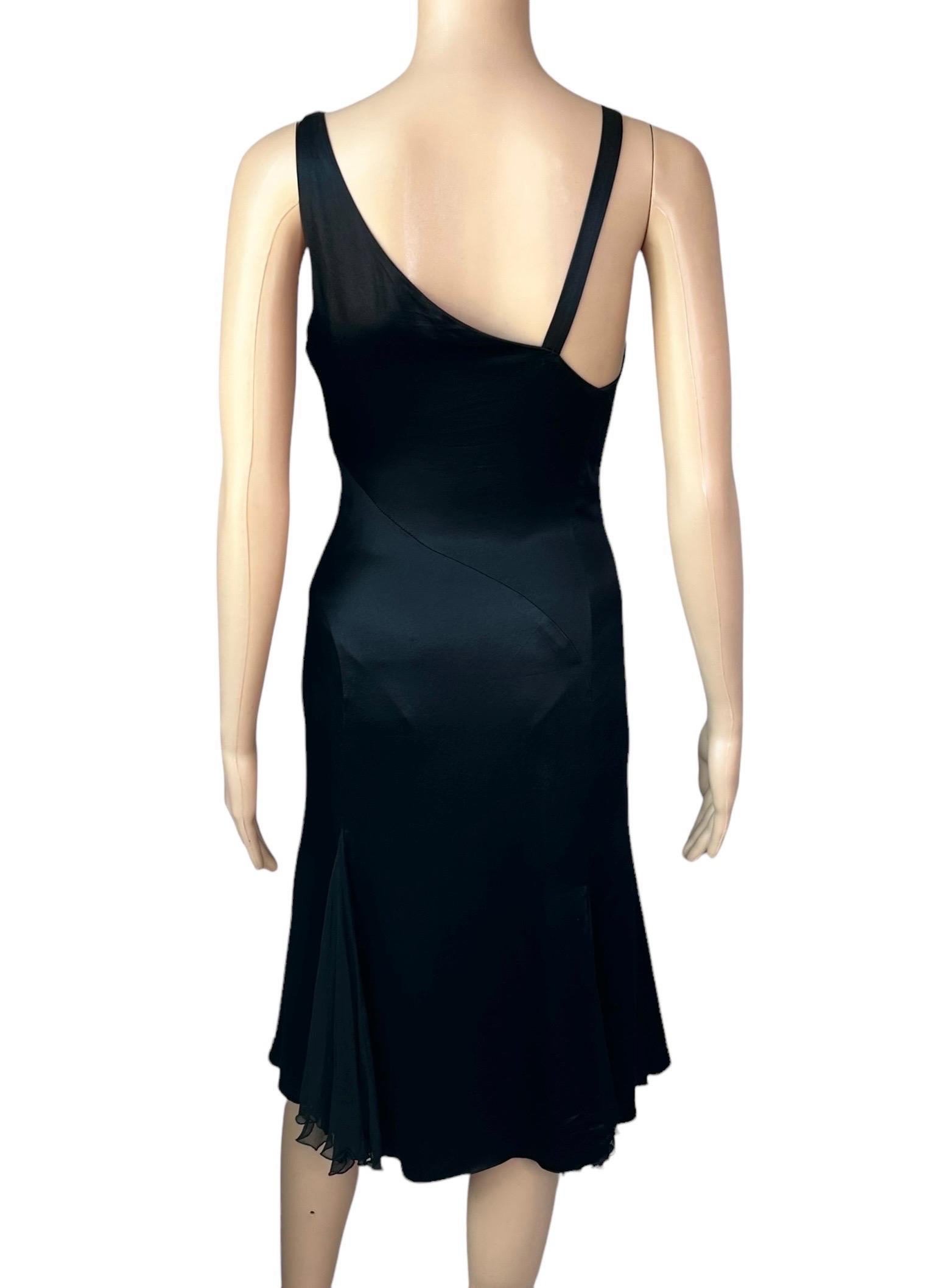Versace F/W 2004 Verschönertes Schnallen-Nieten-Detail Tief ausgeschnittenes schwarzes Abendkleid im Angebot 1