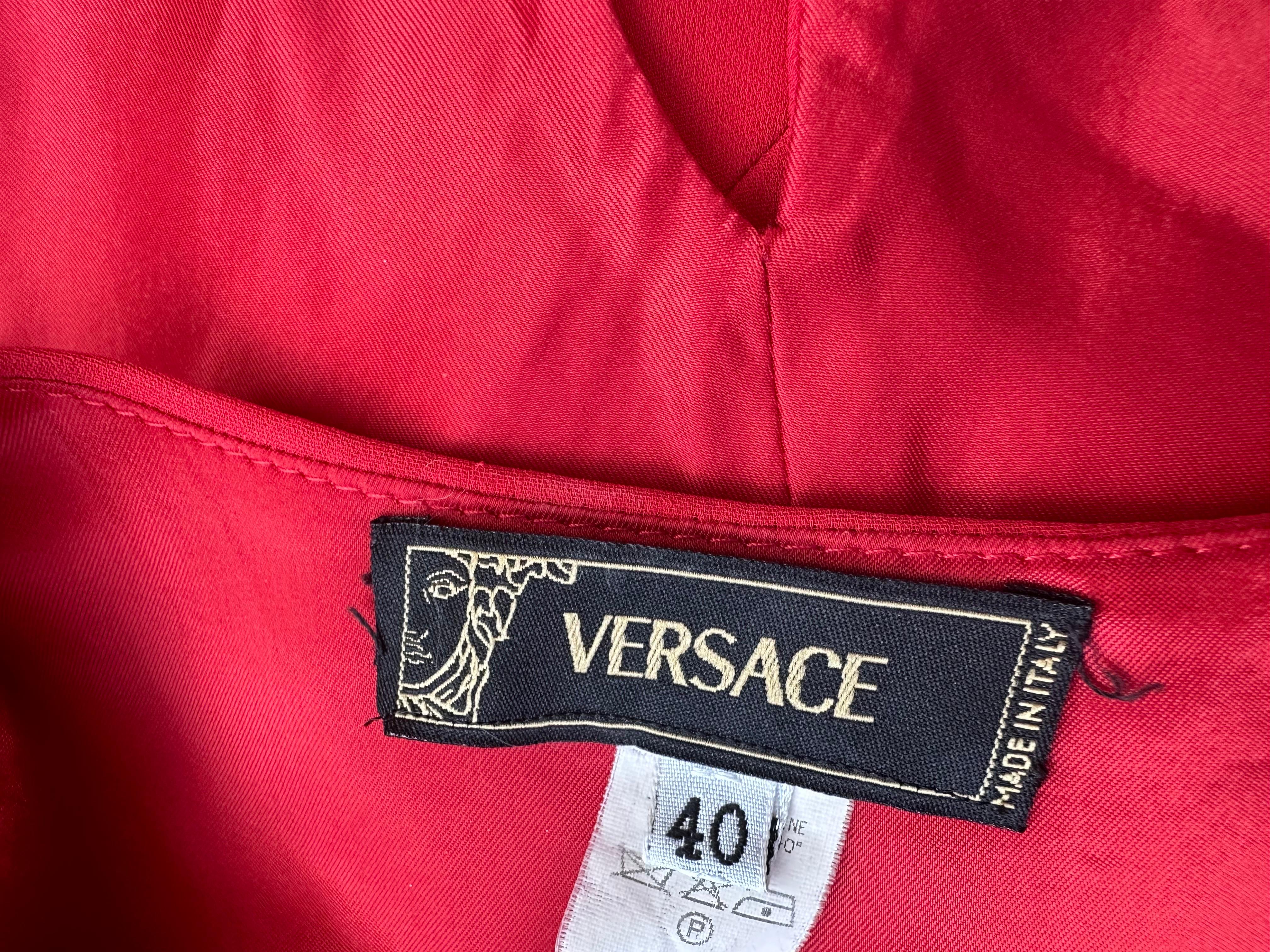 Versace F/W 2004 Runway Cutout Detail Red Evening Dress Gown For Sale 10