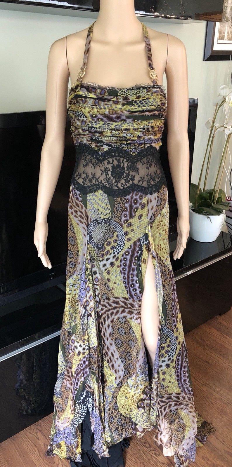 Versace F/W 2005 Tierdruck durchsichtige Spitze Panel offener Rücken Abendkleid Kleid IT 40

Abendkleid von Versace mit Spitzeneinsatz an der Taille, tonalen Nähten und seitlichem Reißverschluss.

Über Versace: Das 1978 von dem verstorbenen Gianni