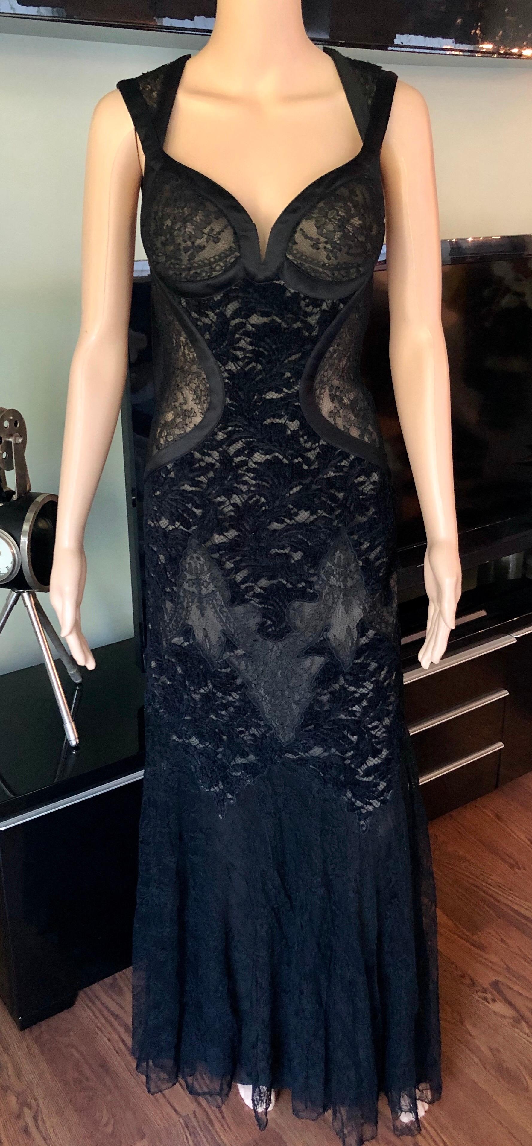 Versace F/W 2005 Runway Bustier Sheer Lace Open Back Black Evening Dress Gown  In Good Condition For Sale In Naples, FL