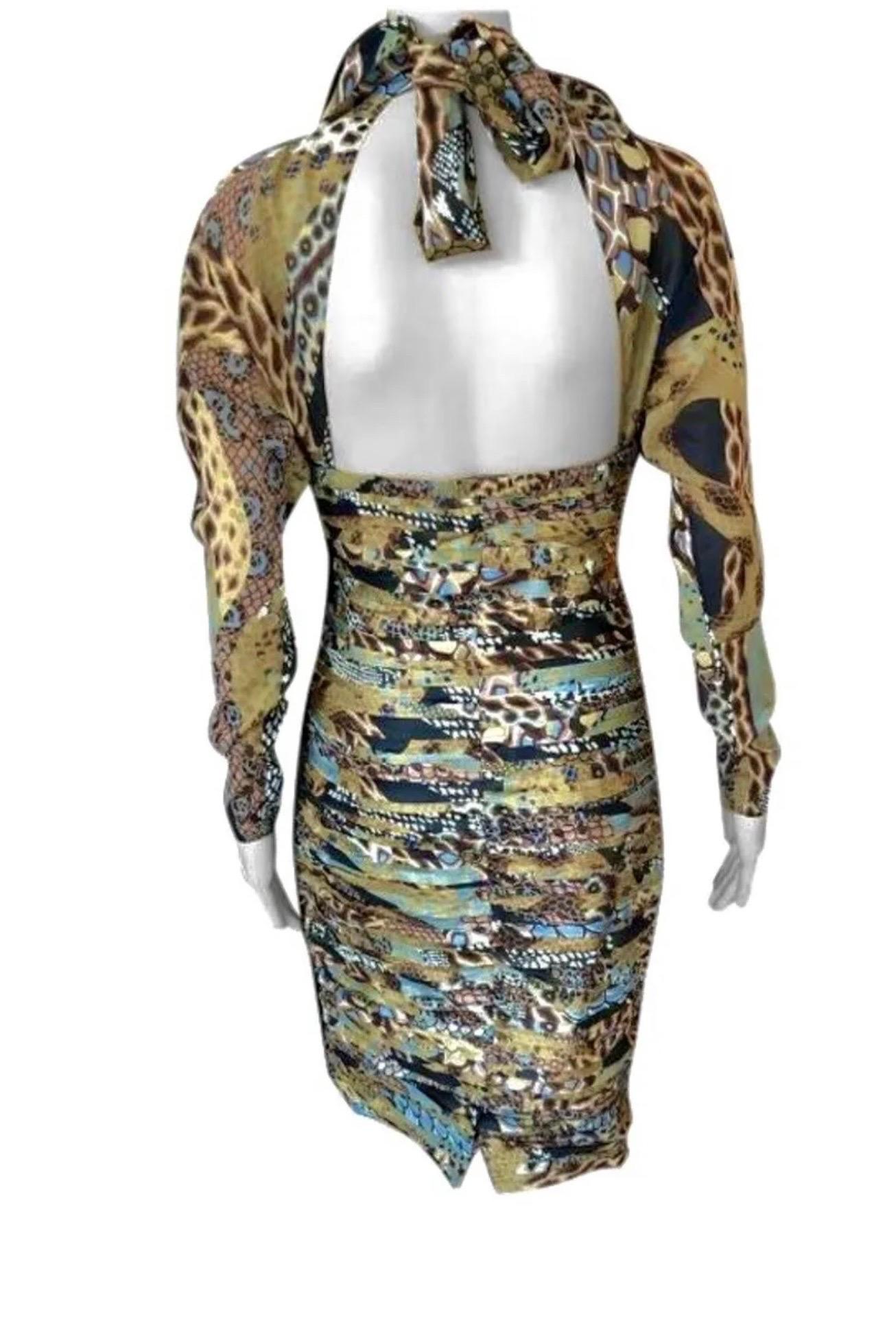 F/W 2005 Laufsteg-Kampagne Kleid mit gerafftem Rückenausschnitt von Versace (Grau) im Angebot