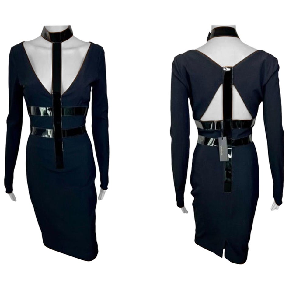 Versace F/W 2013 - Robe noire à col en vinyle et découpes plongeantes avec bondage