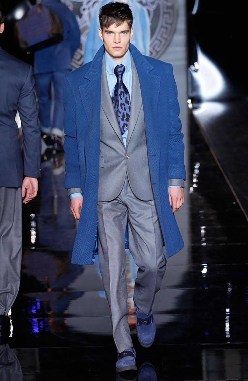  VERSACE 

Actual runway sample Fall/Winter 2013 look # 45
Gray wool suit  
1 Front Gold-tone Button
Two side pockets 
1 White Gold-tone Button on sleeves
IT Size 48 -  US 38 (M)

Content: 100% wool
Lining: 63% viscose, 37%