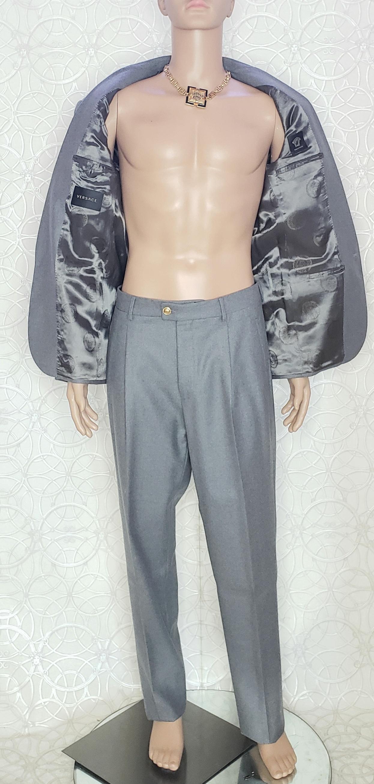 VERSACE - Costume en laine grise, état neuf, look n° 45, A/H 2013, taille 48 - 38 (M) en vente 4