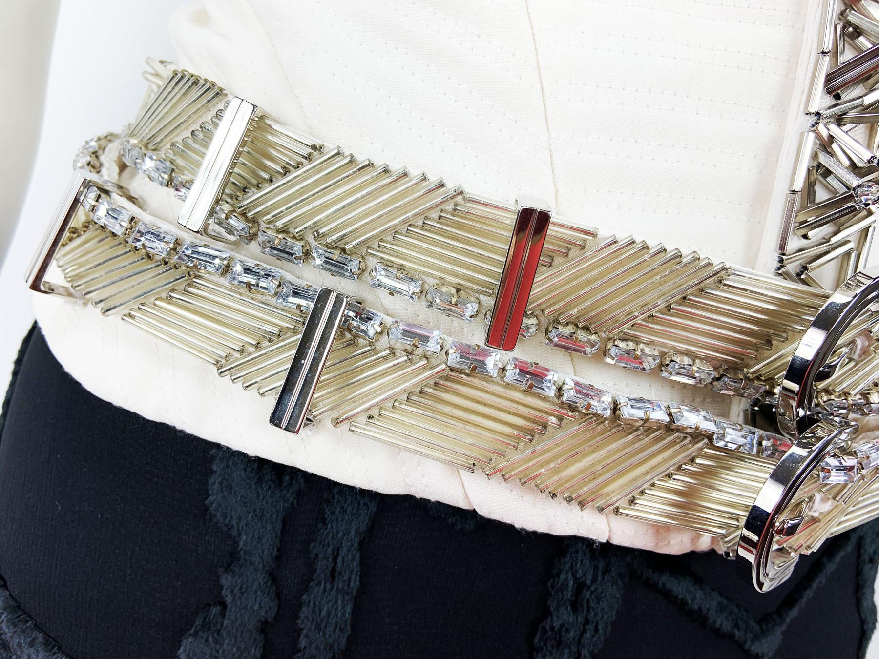 Versace, défilé A/H 2013 - Top corset à harnais orné de soie blanche, taille IT 40 - US 6 en vente 5