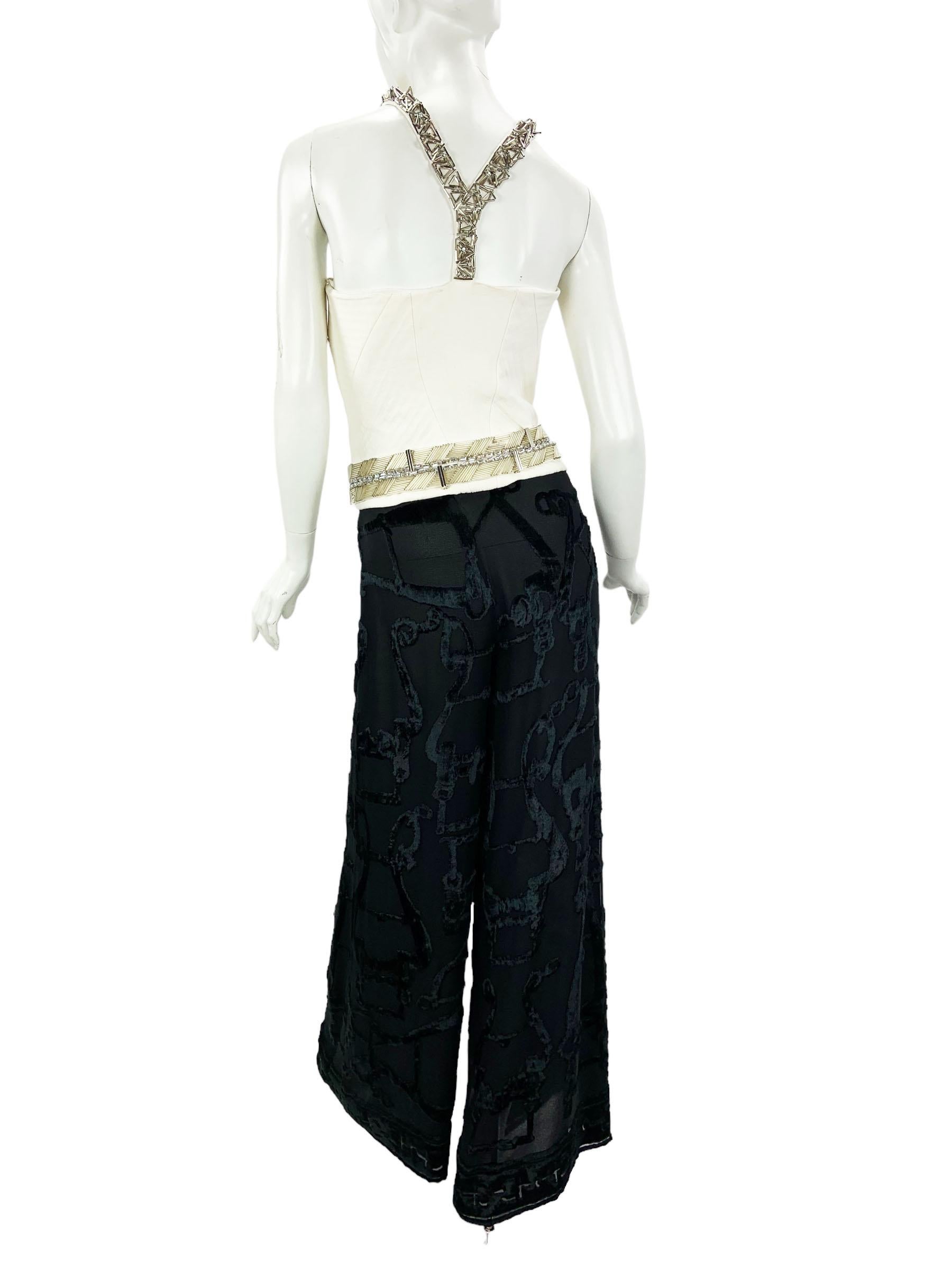 Versace, défilé A/H 2013 - Top corset à harnais orné de soie blanche, taille IT 40 - US 6 en vente 2