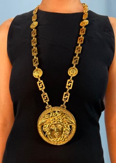 Collana Medusa oversize Versace Autunno 1992