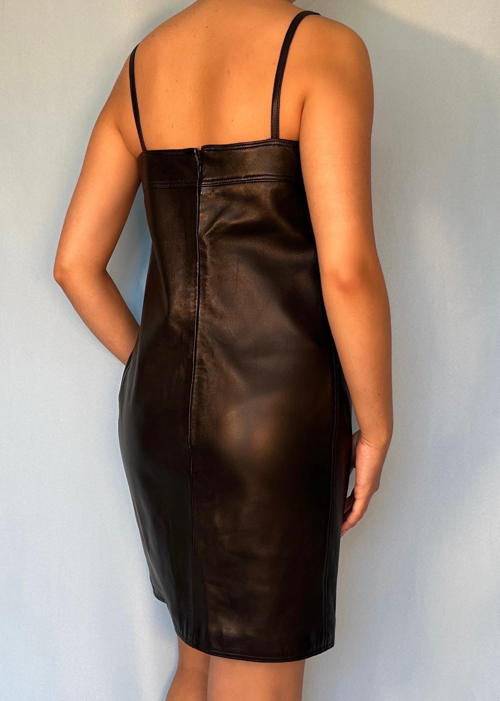Versace Fall 1997 Runway Black Leather Mini Dress In Good Condition For Sale In Hertfordshire, GB