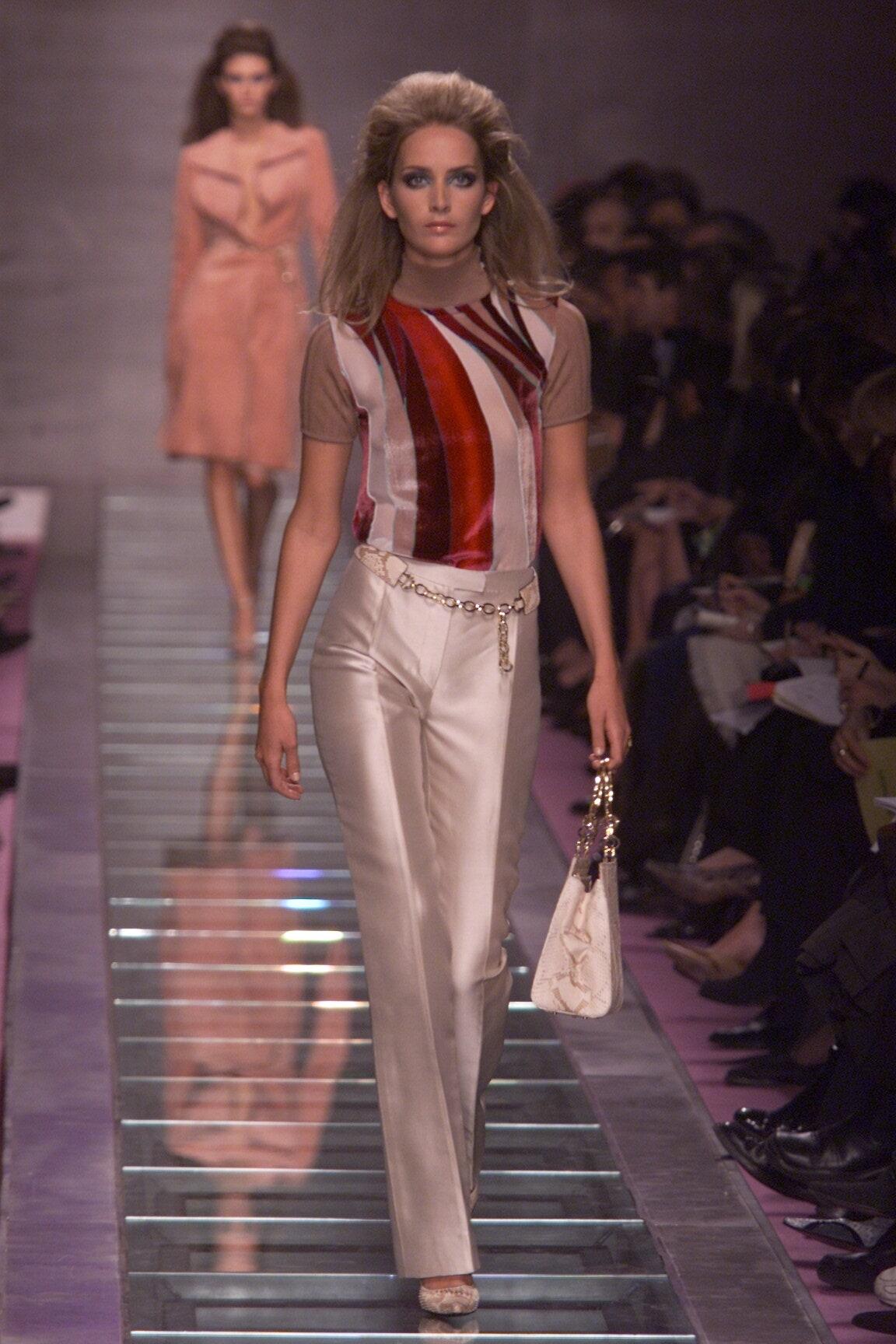 Gris Gianni Versace - Haut en maille à manches courtes et col bénitier, automne 2000 en vente