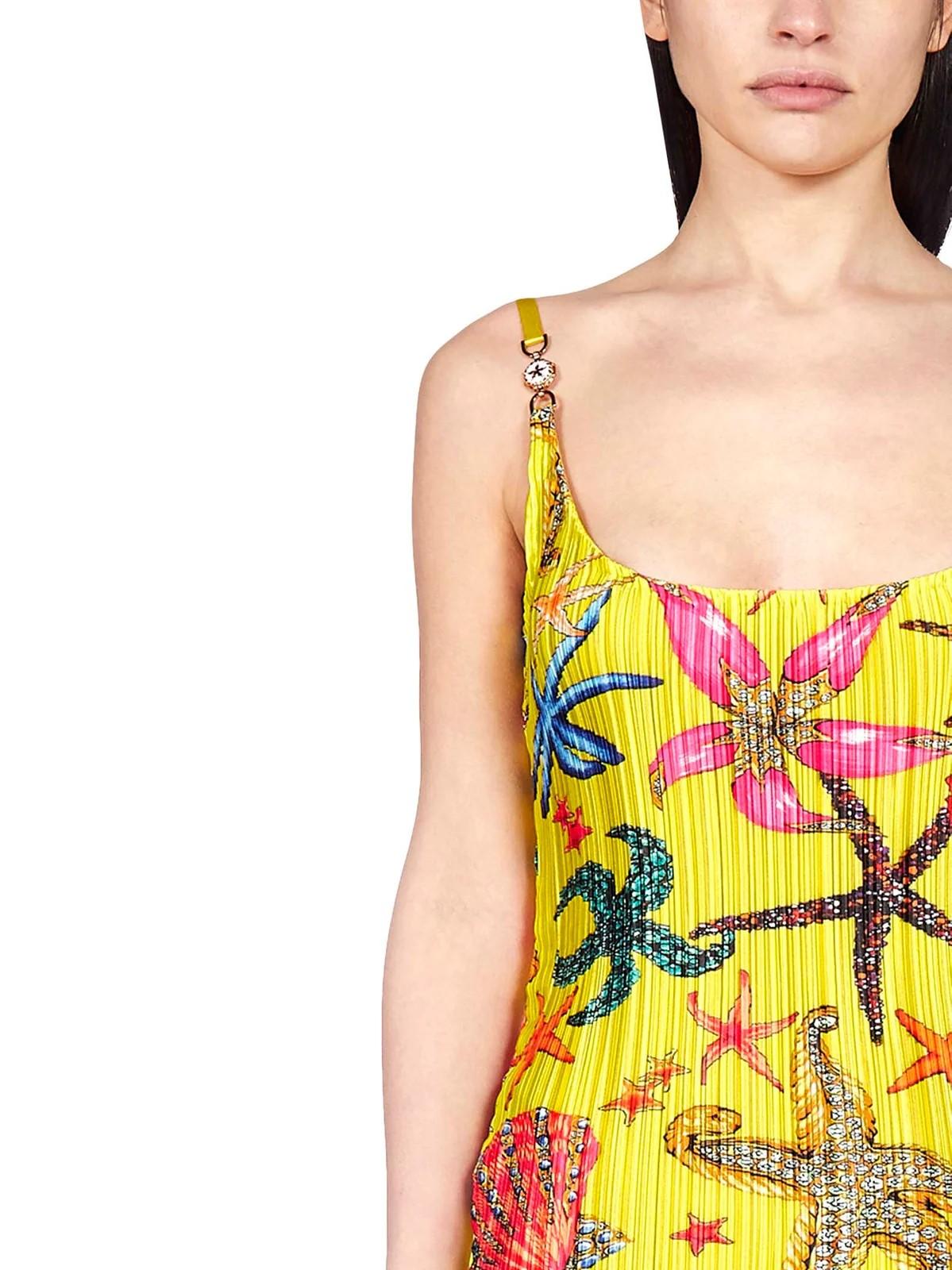 Women's Versace Fall 2021 Starfish Print Sleeveless Midi Dress Yellow IT 42 For Sale