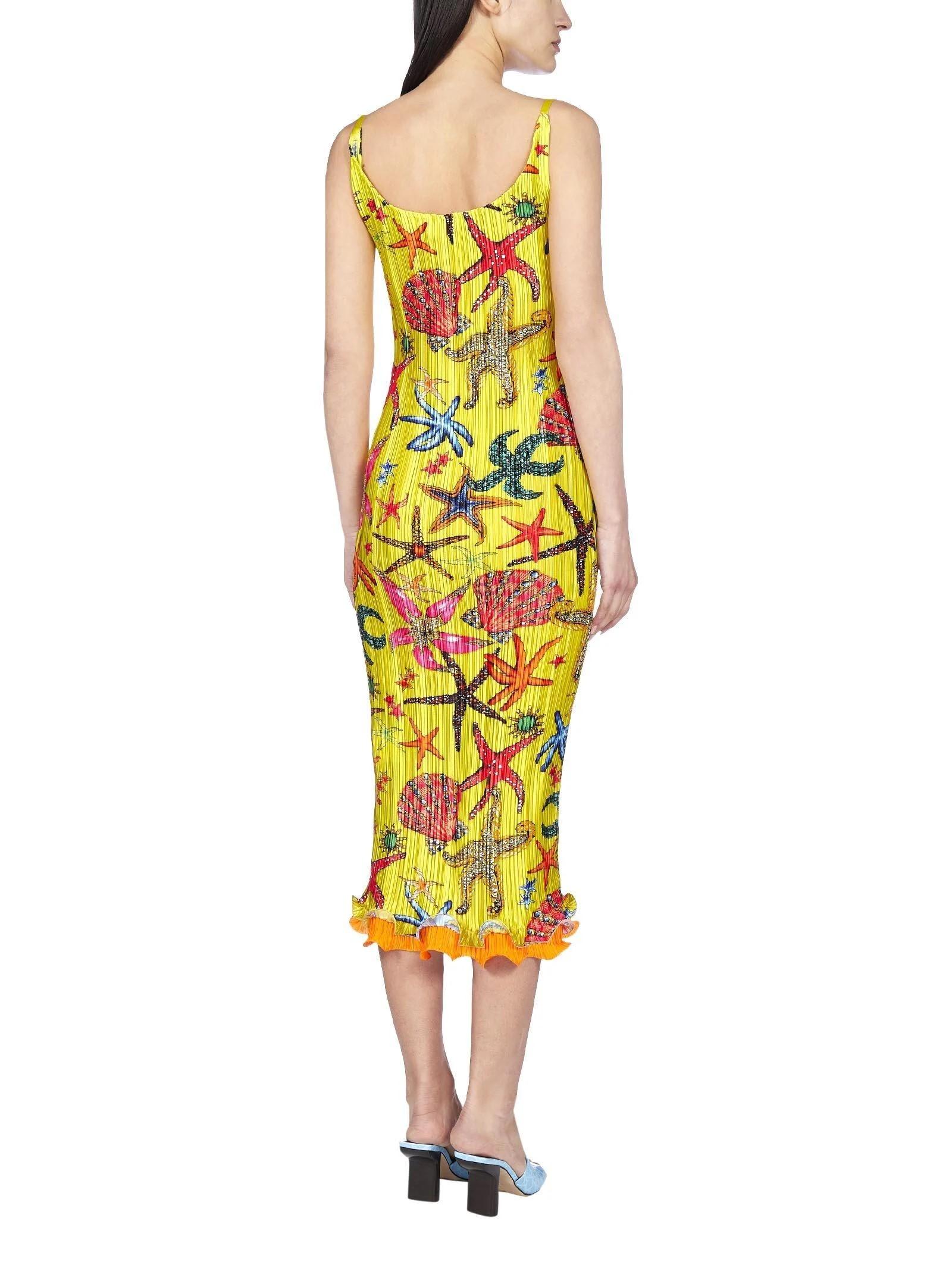 Versace Fall 2021 Starfish Print Sleeveless Midi Dress Yellow IT 42 For Sale 1
