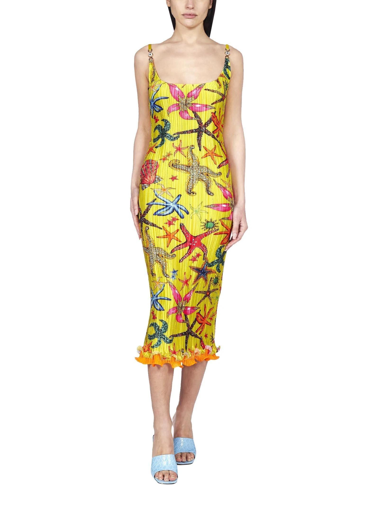 Versace Fall 2021 Starfish Print Sleeveless Midi Dress Yellow IT 42 For Sale 2