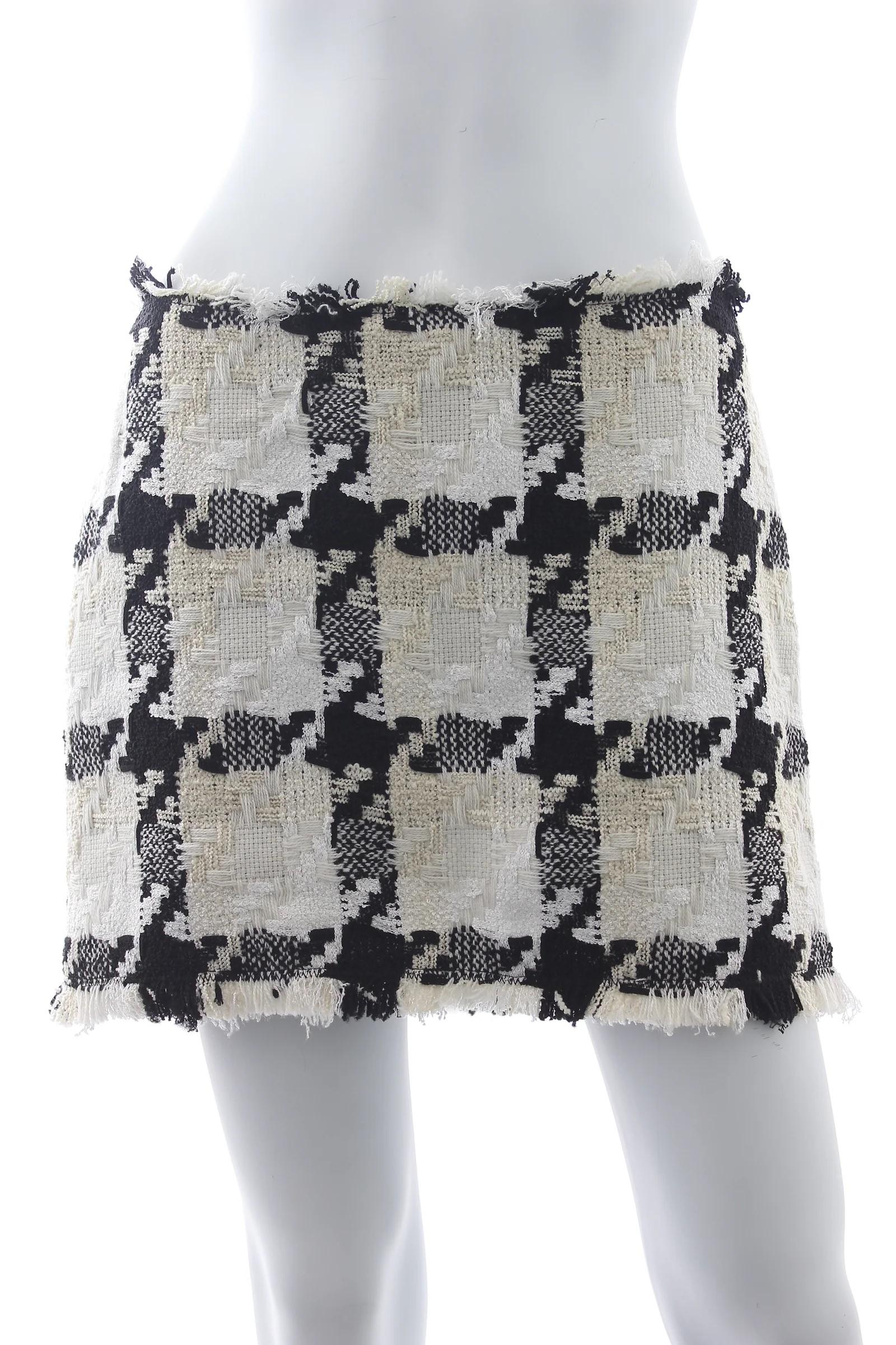 Versace Fall 2022 Tween Checked Black White Mini Skirt IT 38 For Sale 1