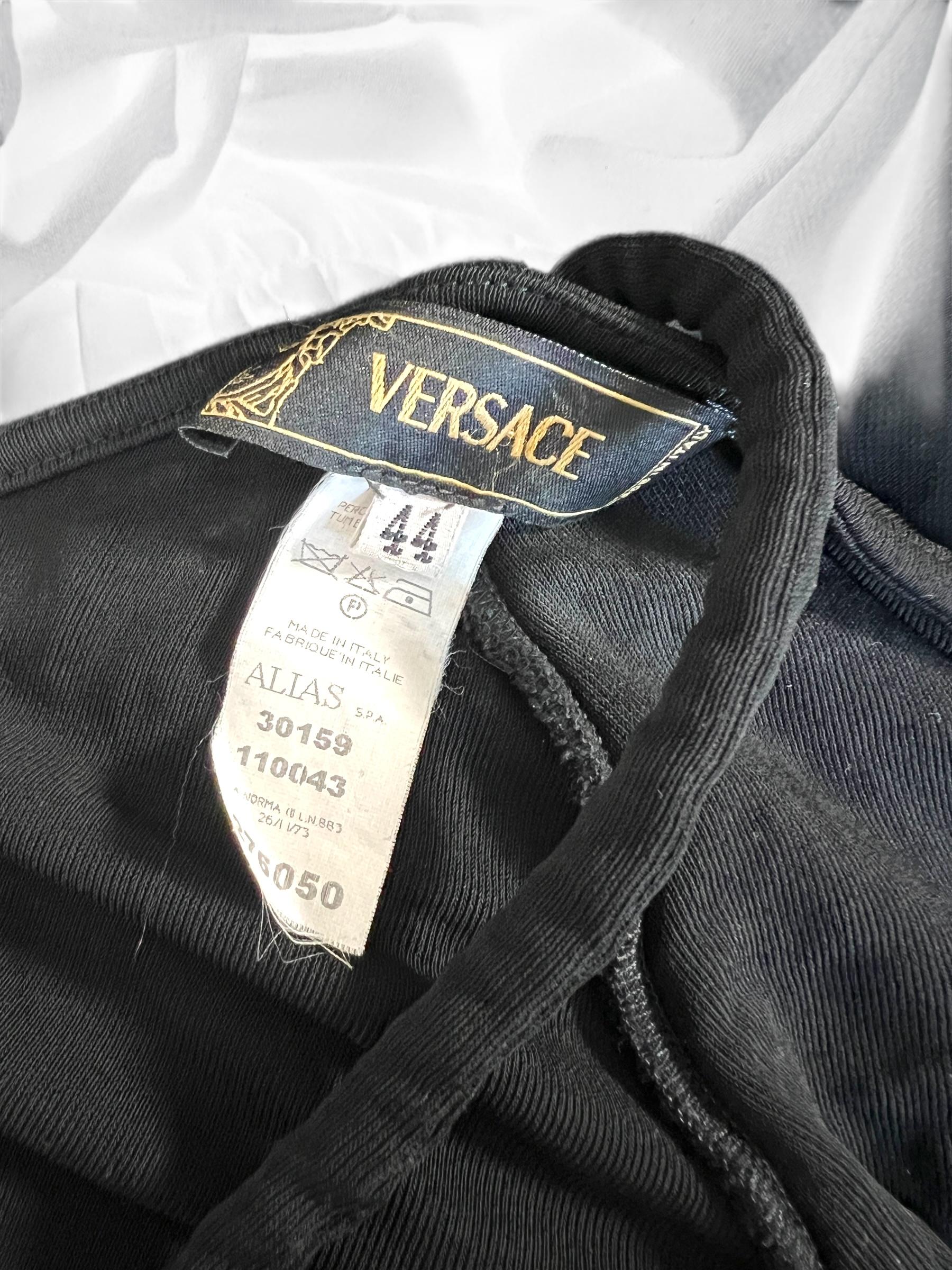 Noir Versace Fall Winter 2003 Robe asymétrique froncée en vente